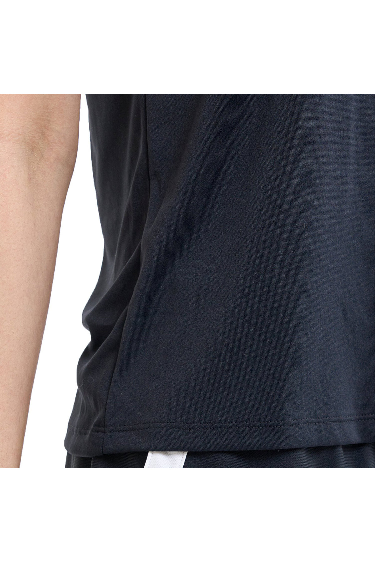 Under Armour Tech Solid Kadın Siyah Yuvarlak Yaka Tişört görsel 4