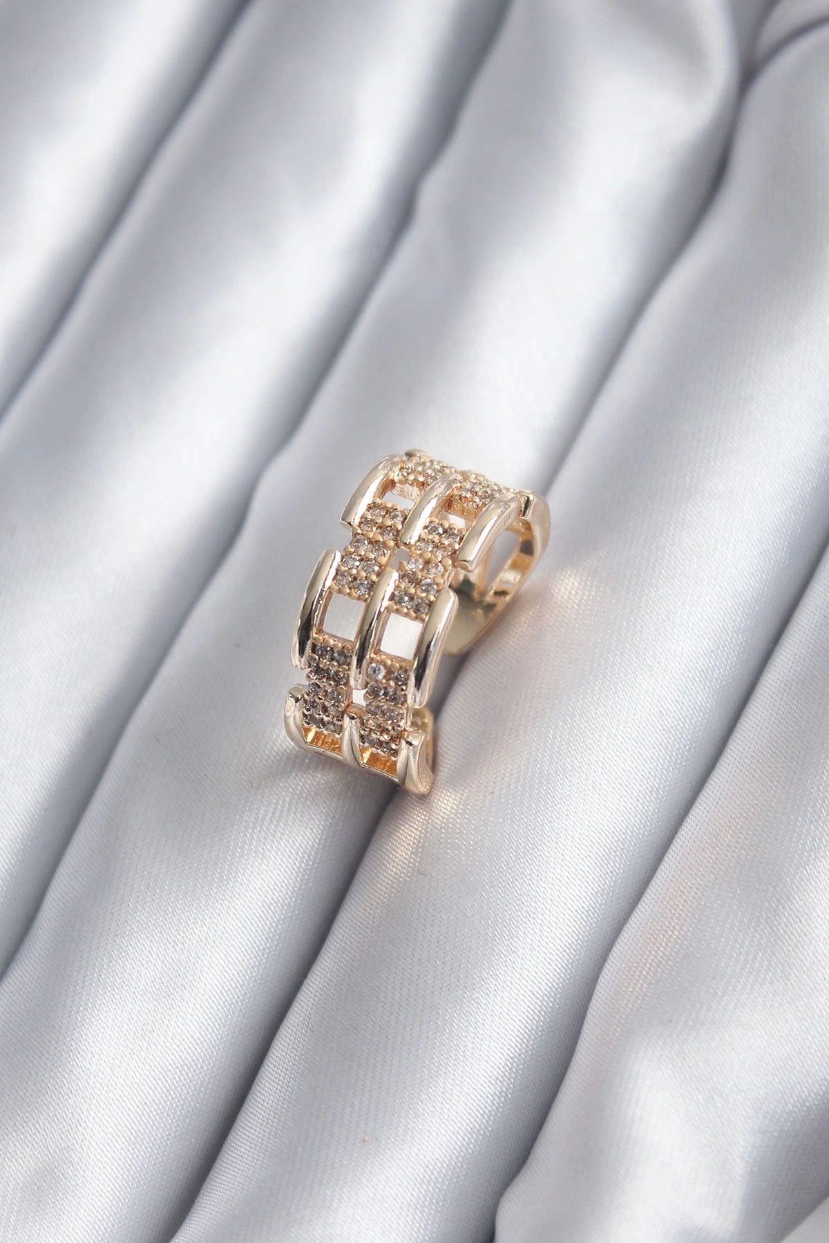 Clariss Gold Renk Zirkon Taşlı Kemer Model Kadın Yüzük