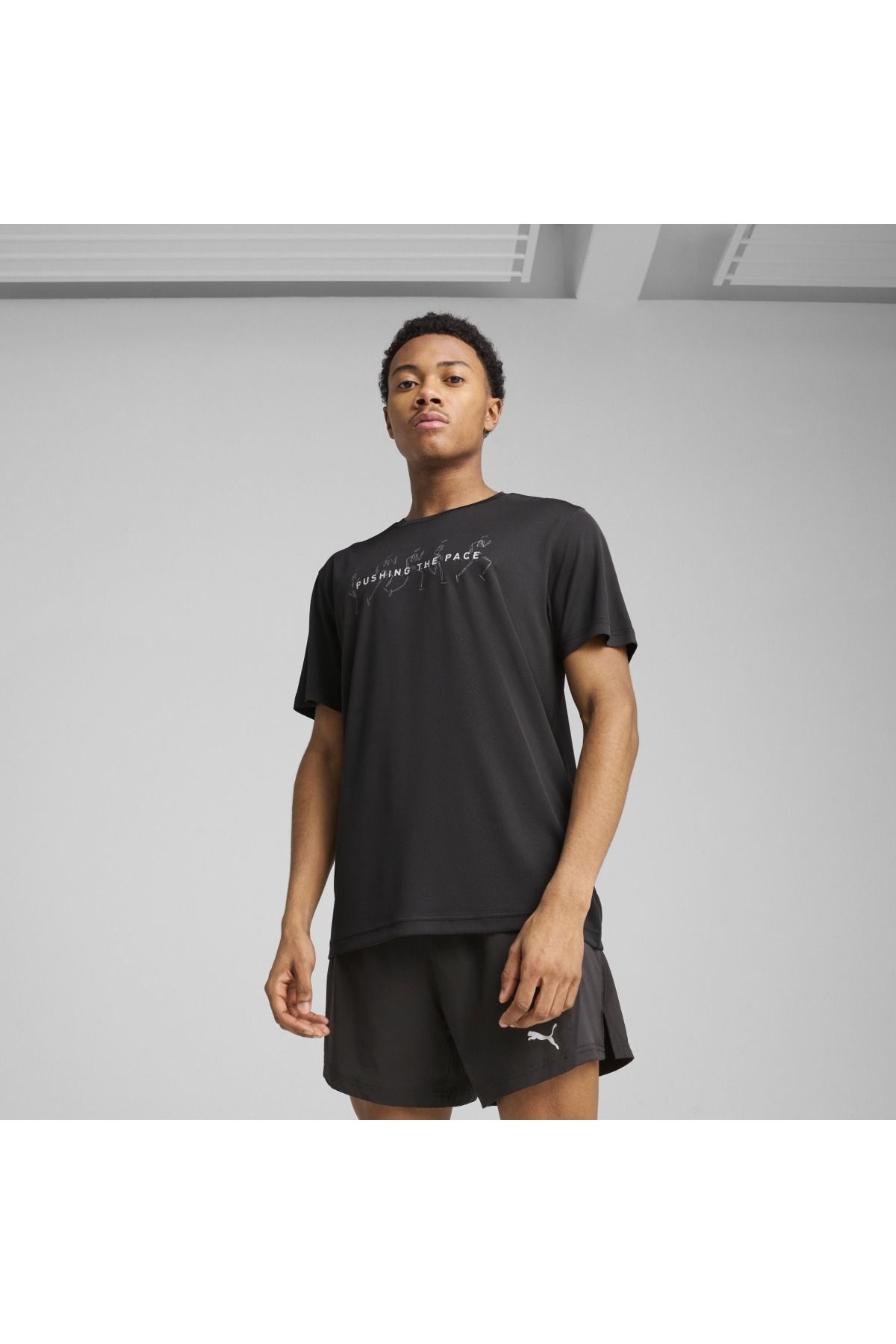 Puma Graphics Running Illustratio Erkek Siyah Yuvarlak Yaka Tişört