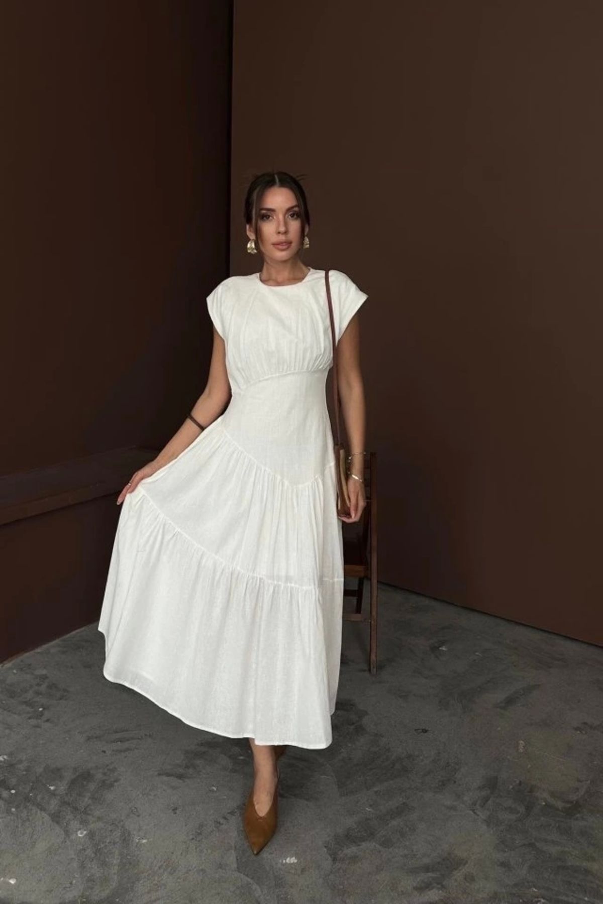 Butik Beyaz Büzgü Detaylı Keten Elbise