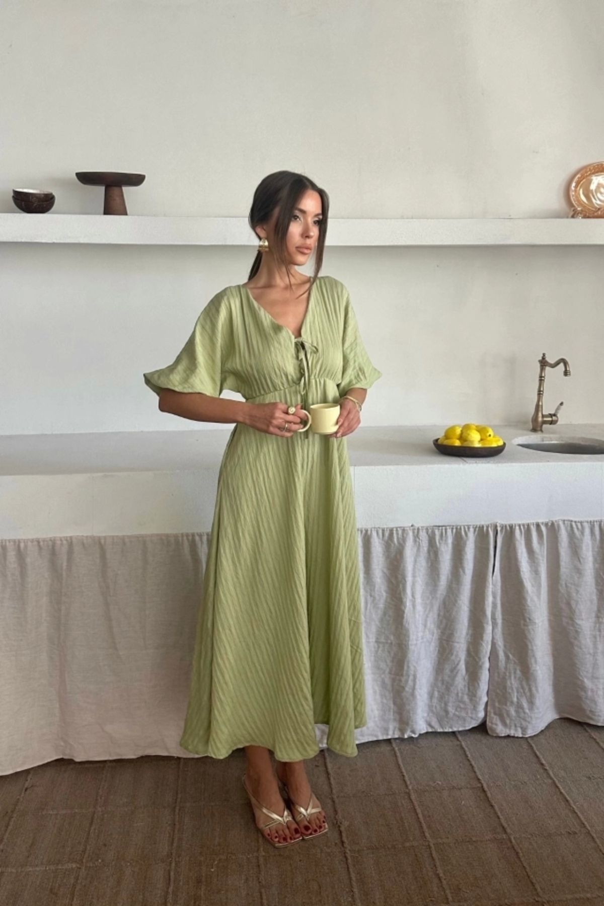 Butik V YAKA DÖKÜMLÜ ELBİSE - Yeşil
