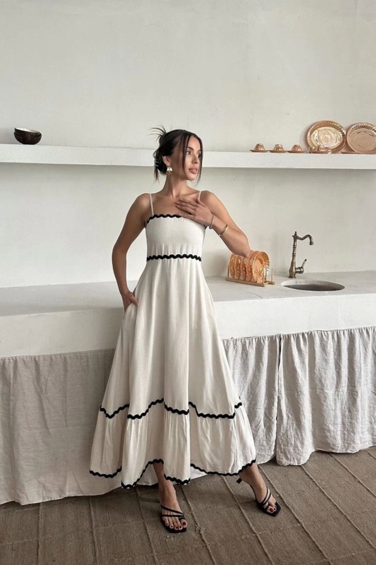 Butik Bej Şerit Detay Keten Elbise