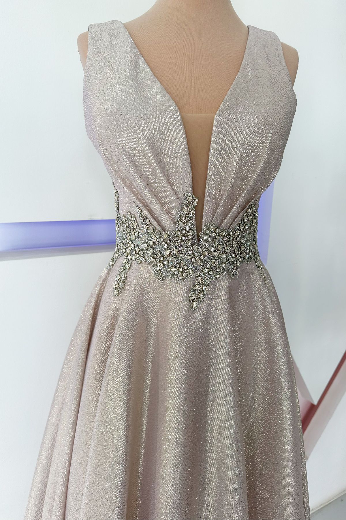 HalilModa Beli Taş İşlemeli Pudra Rengi Kadın Abiye Elbise