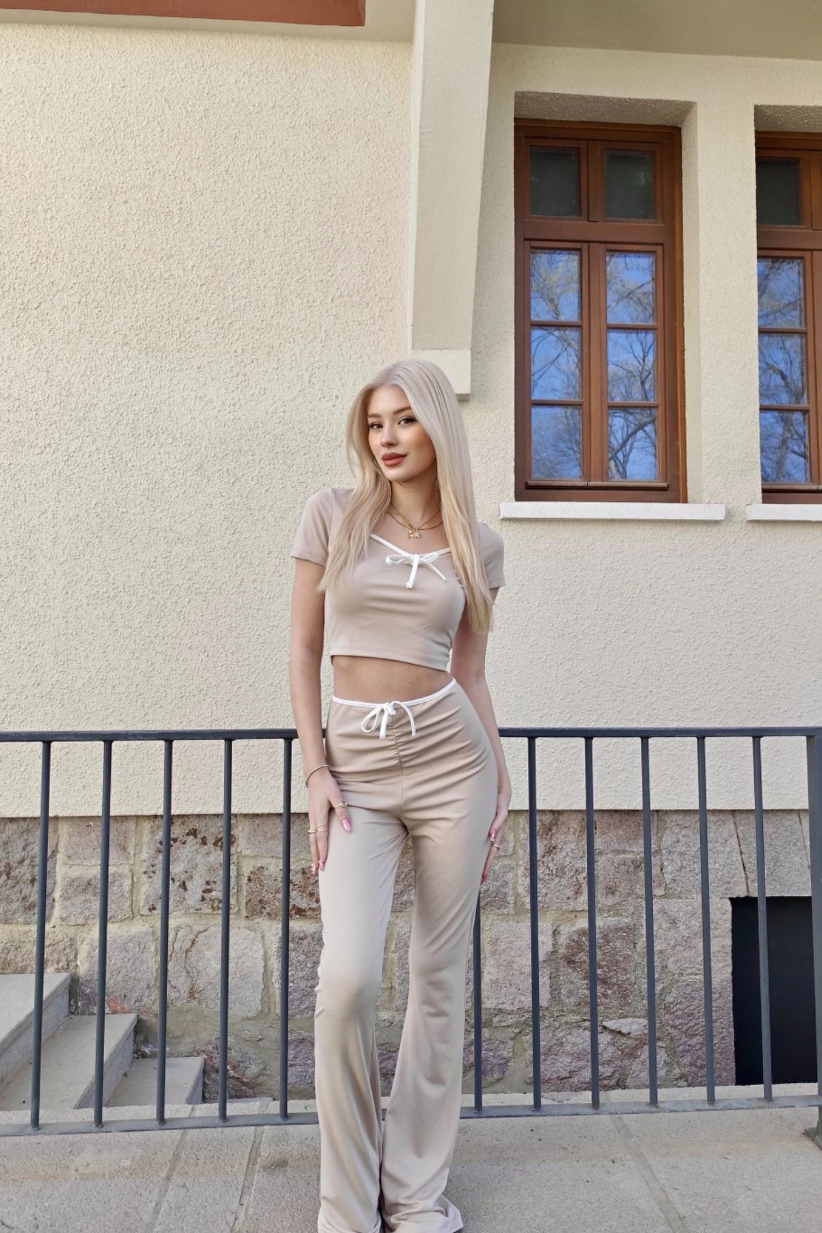 MOZENA Biyeli Bağlama Detaylı Crop Pantolon İkili Takım