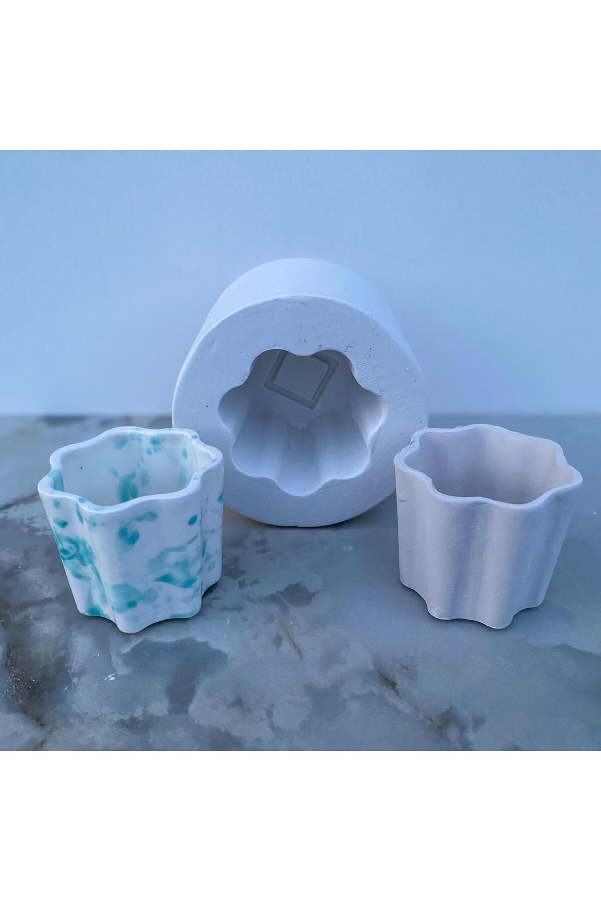 LİMUS Dalgalı Form Küçük Boy Alçı Bardak Kalıbı – 65 mm x 50 mm – Seramik & Jesmonite Döküm Kalıbı
