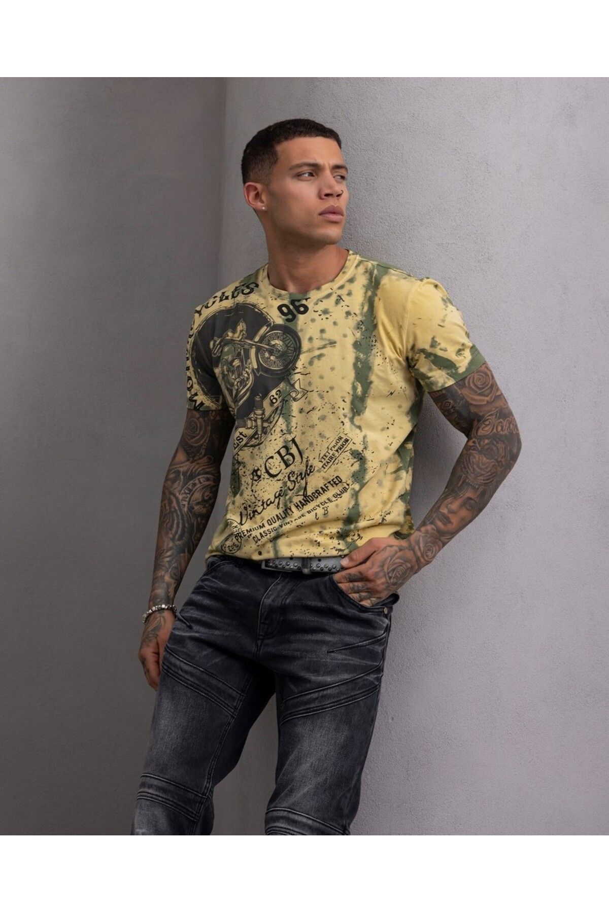 Cipo & Baxx CT797 – Men’s Dynamic Print Street Fit T-Shirt
