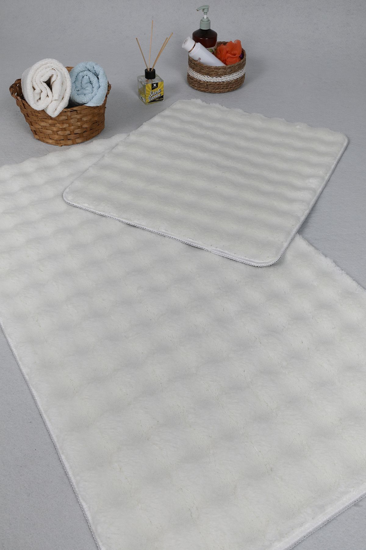 Lagom Life Banyo Paspas Takımı Ikili Peluş Halı Kaymaz Taban 50x90 Cm + 50x60 Cm BEYAZ