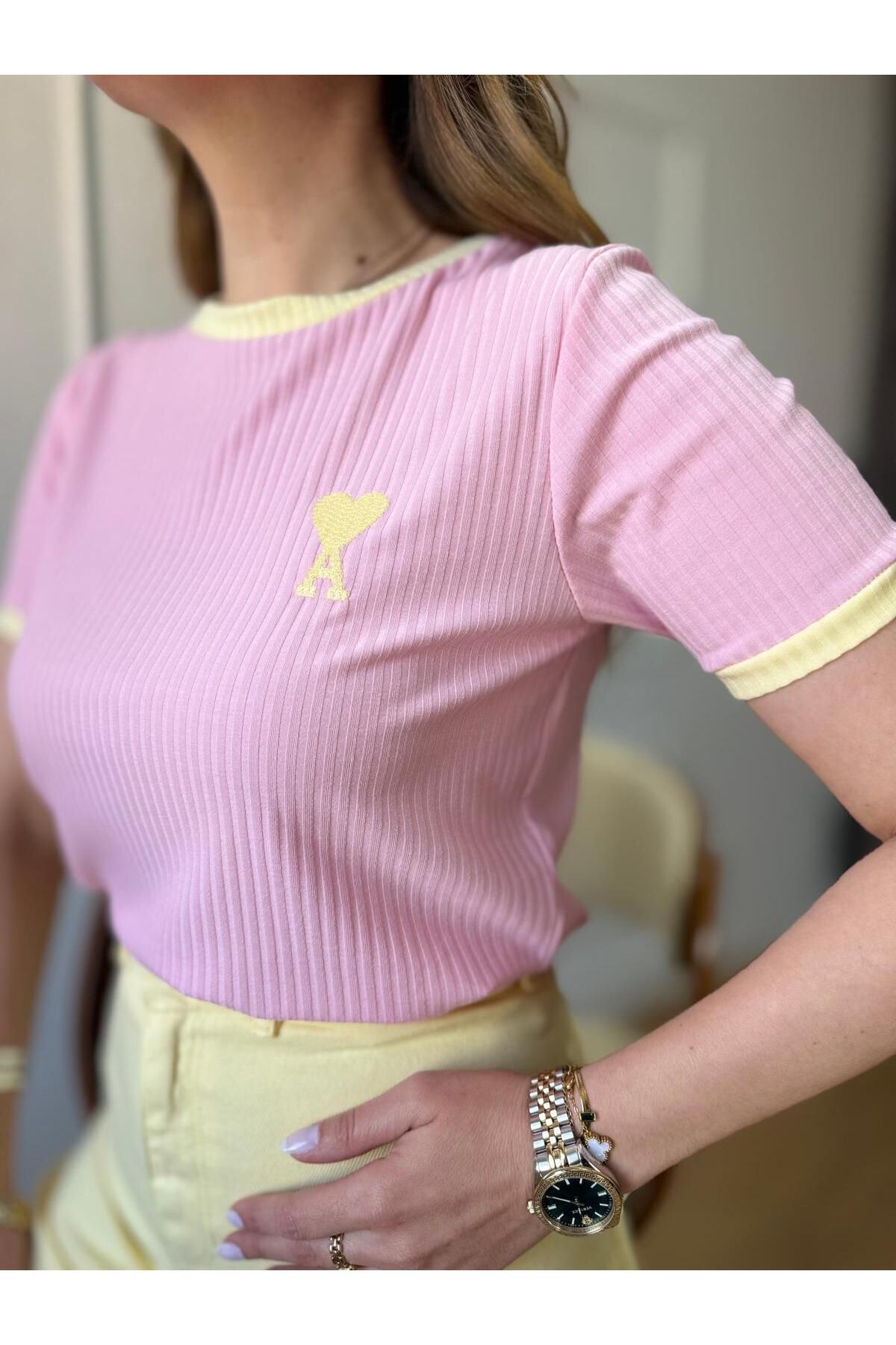 Size Özgü Pembe Kalp Nakışlı Tshirt