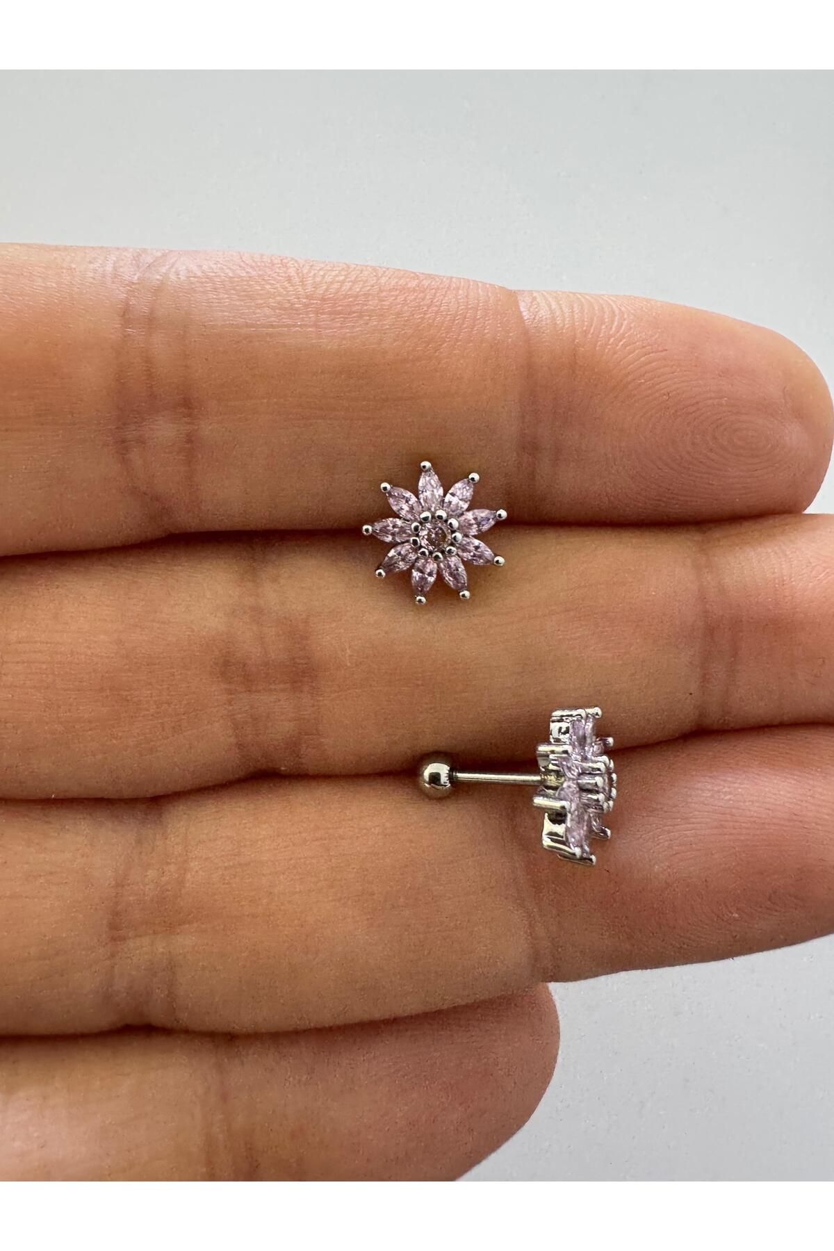 Arescollection zirkon taşlı çiçek helix lobe uyumlu 1 adet piercing küpe
