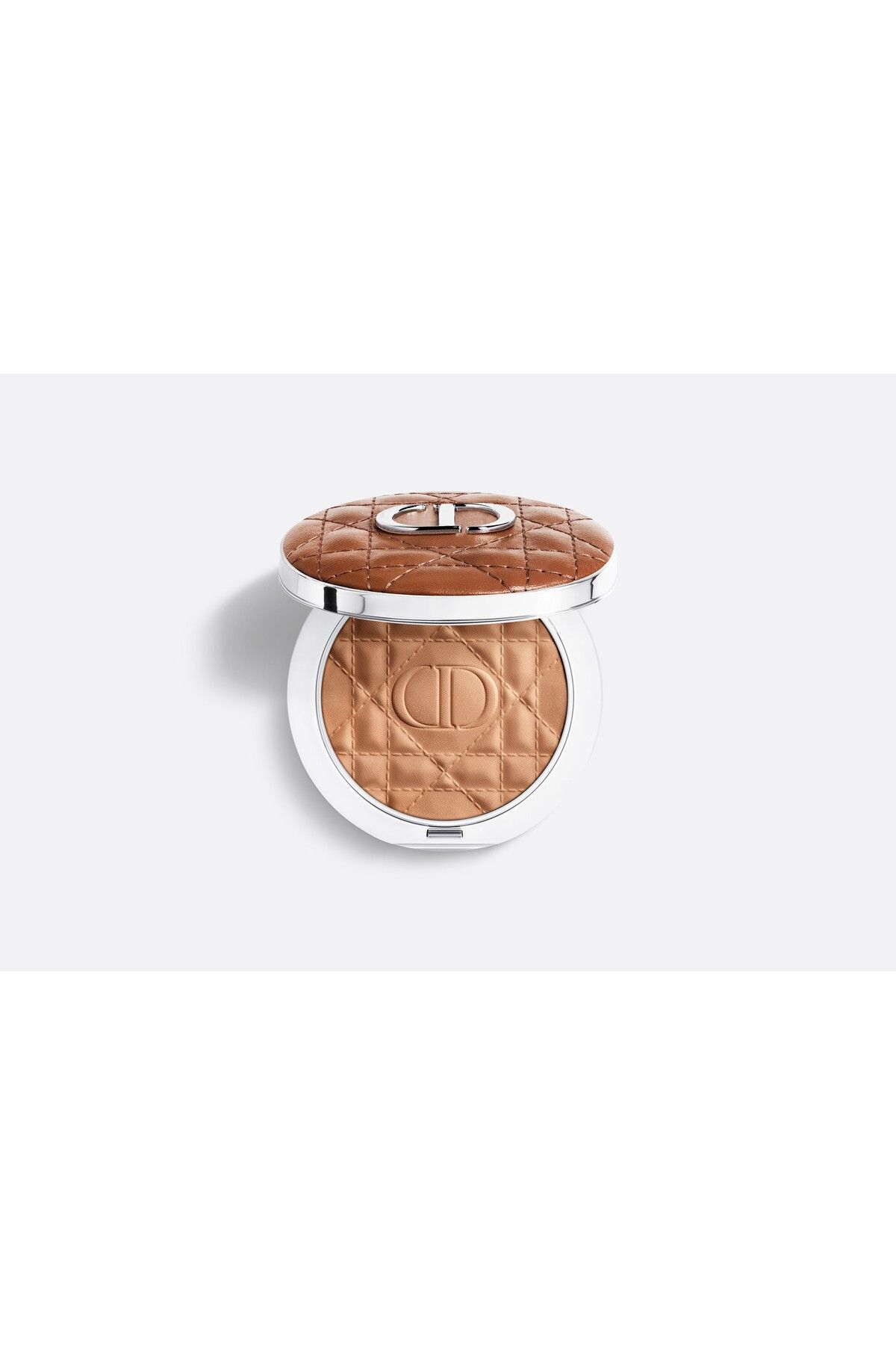 Dior Forever Nude Bronzer-Uzun Süre Kalıcı Bulaşmaya Dayanıklı Işıltılı-Mat Bitişli Pudra 7G