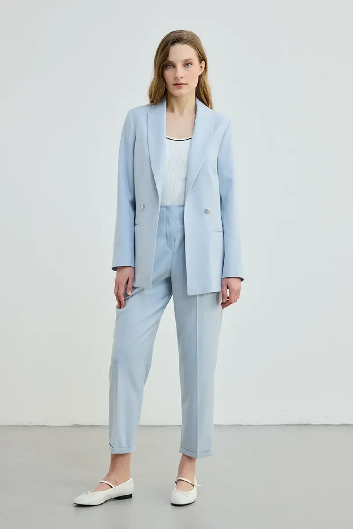 complete the look image