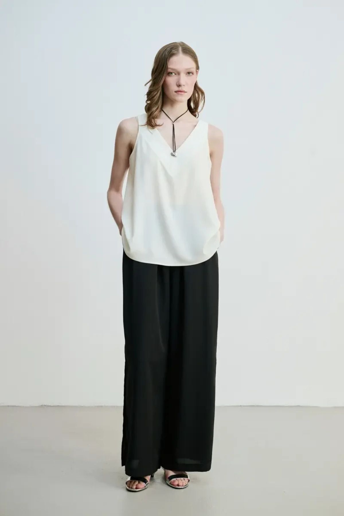 Gusto-Back t String Tank Top Blouse - Ecru 5