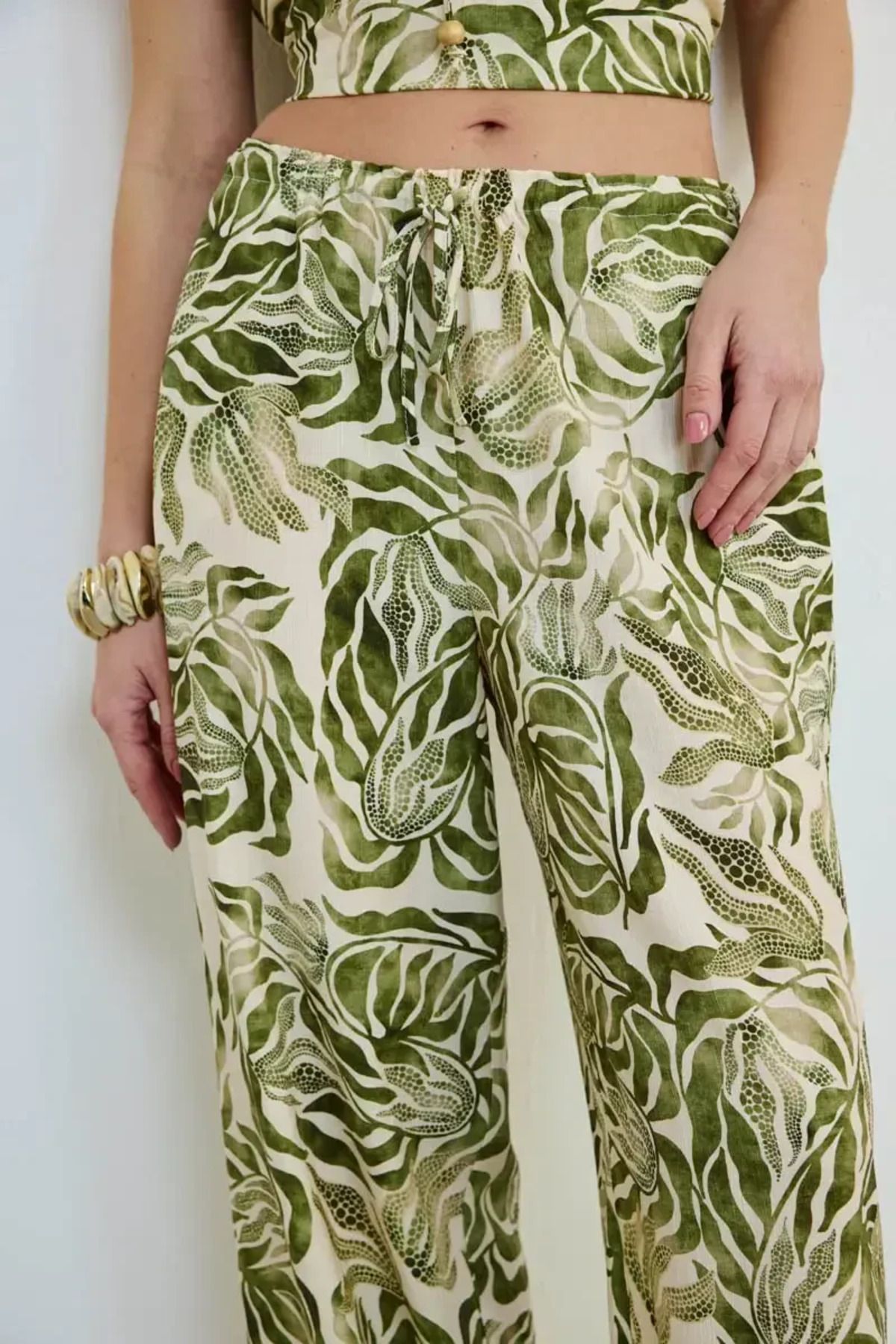 Gusto-Patterned Wide Leg Trousers with Elastic Waist - Khaki 3