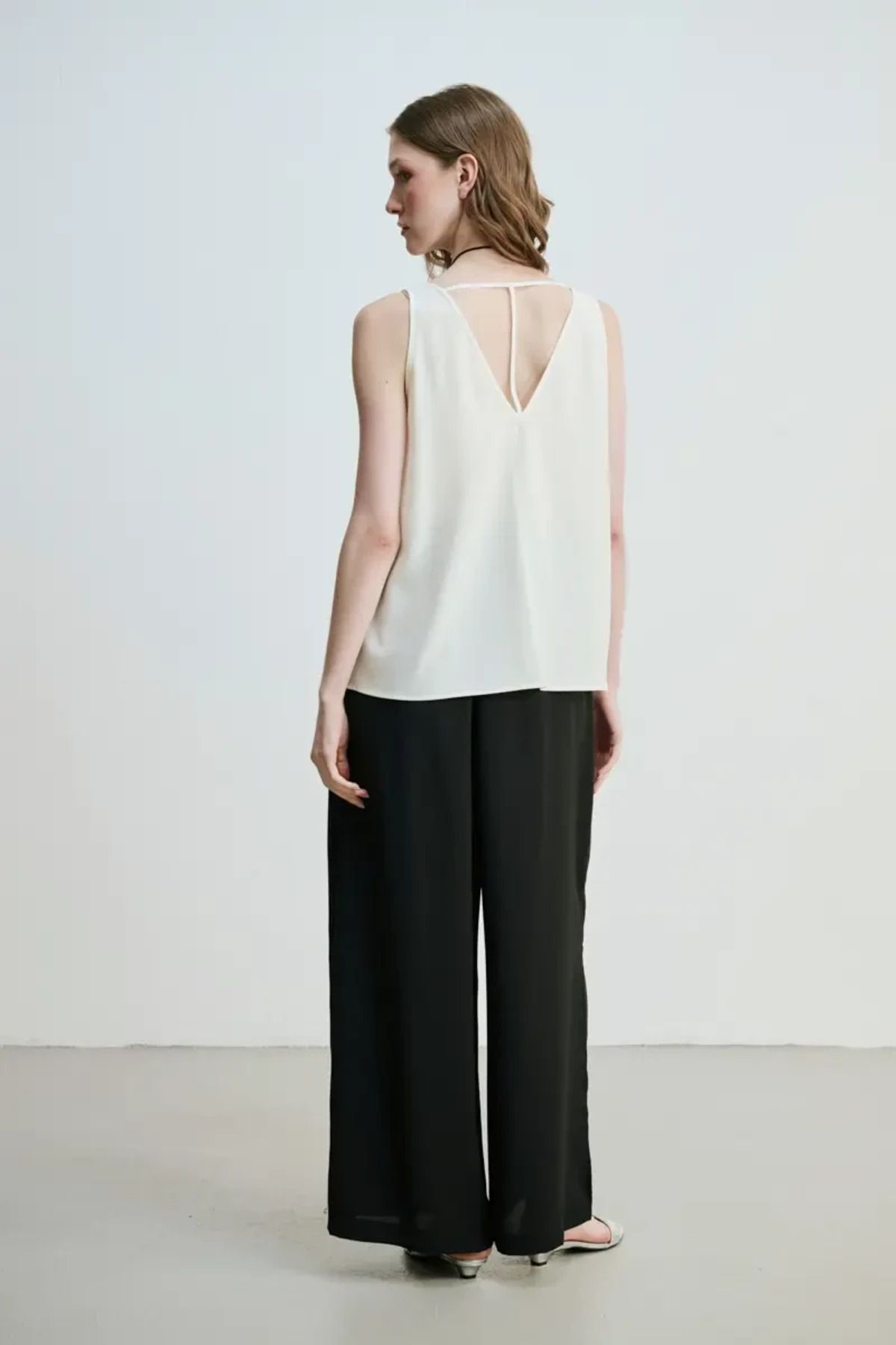 Gusto-Back t String Tank Top Blouse - Ecru 6
