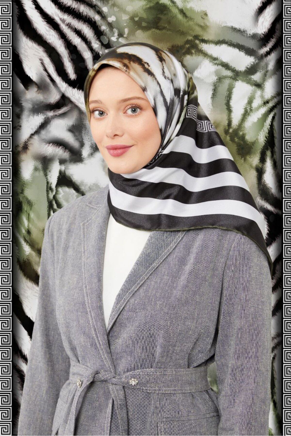 Levidor-Striped Leopard Pattern Sparkling Crystal Scarf 1