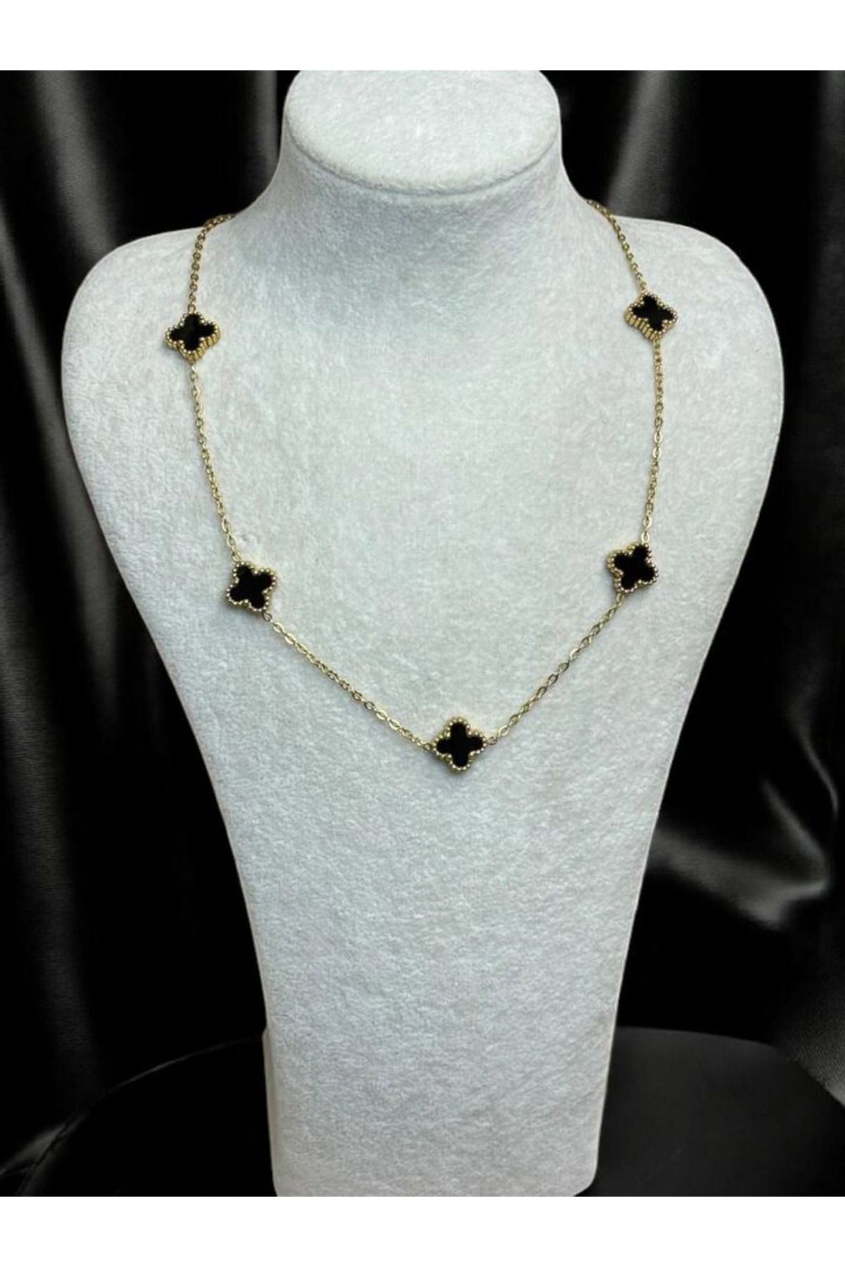 XUPING JEWELRY Siyah 5 yoncalı gold Çelik kolye