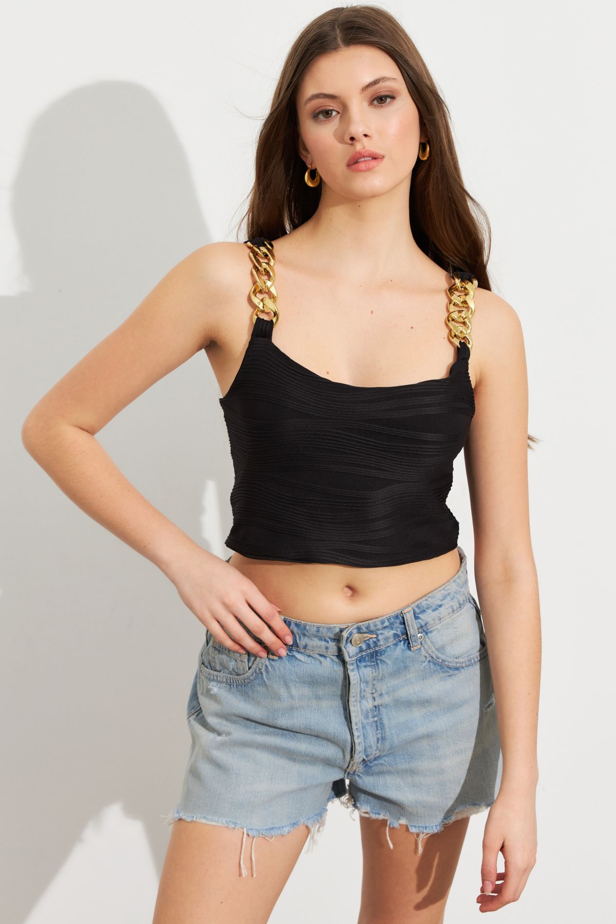 Cool & Sexy Kadın Siyah Zincir Askılı Astarlı Crop Bluz LİT109