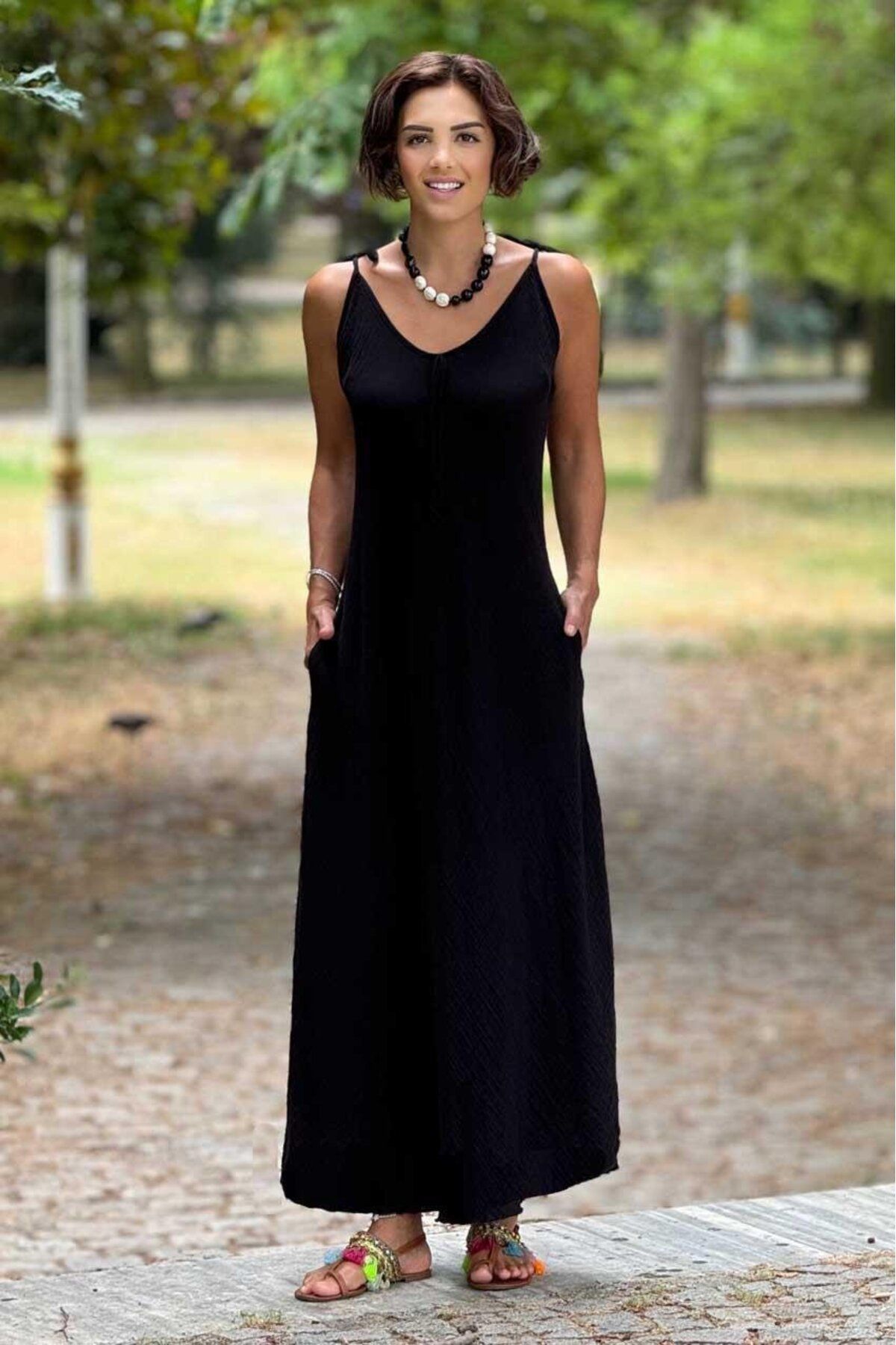 Nevin Kaya Moda Siyah Renk Askılı Müslin Kumaş %100 Pamuk Elbise