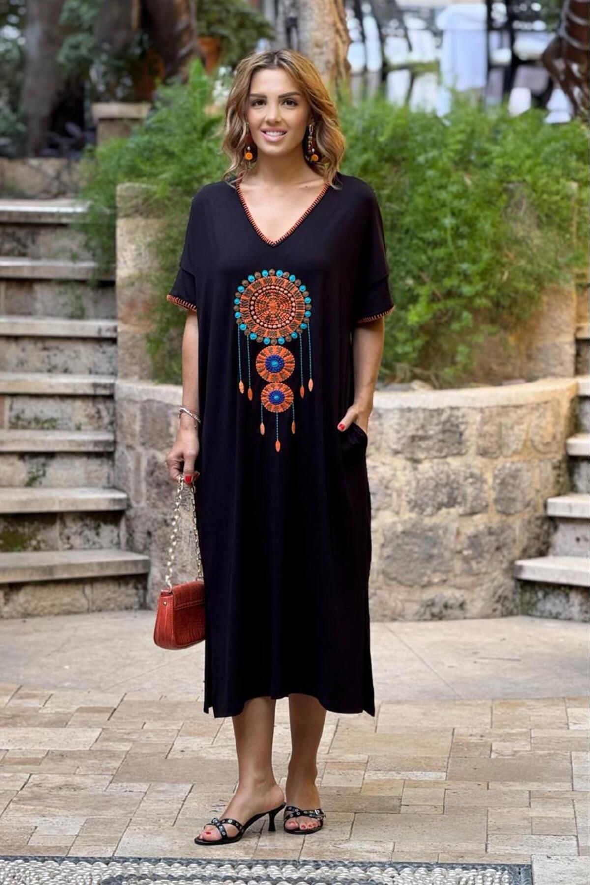 Nevin Kaya Moda Siyah Düş Kapanı Nakışlı Elbise