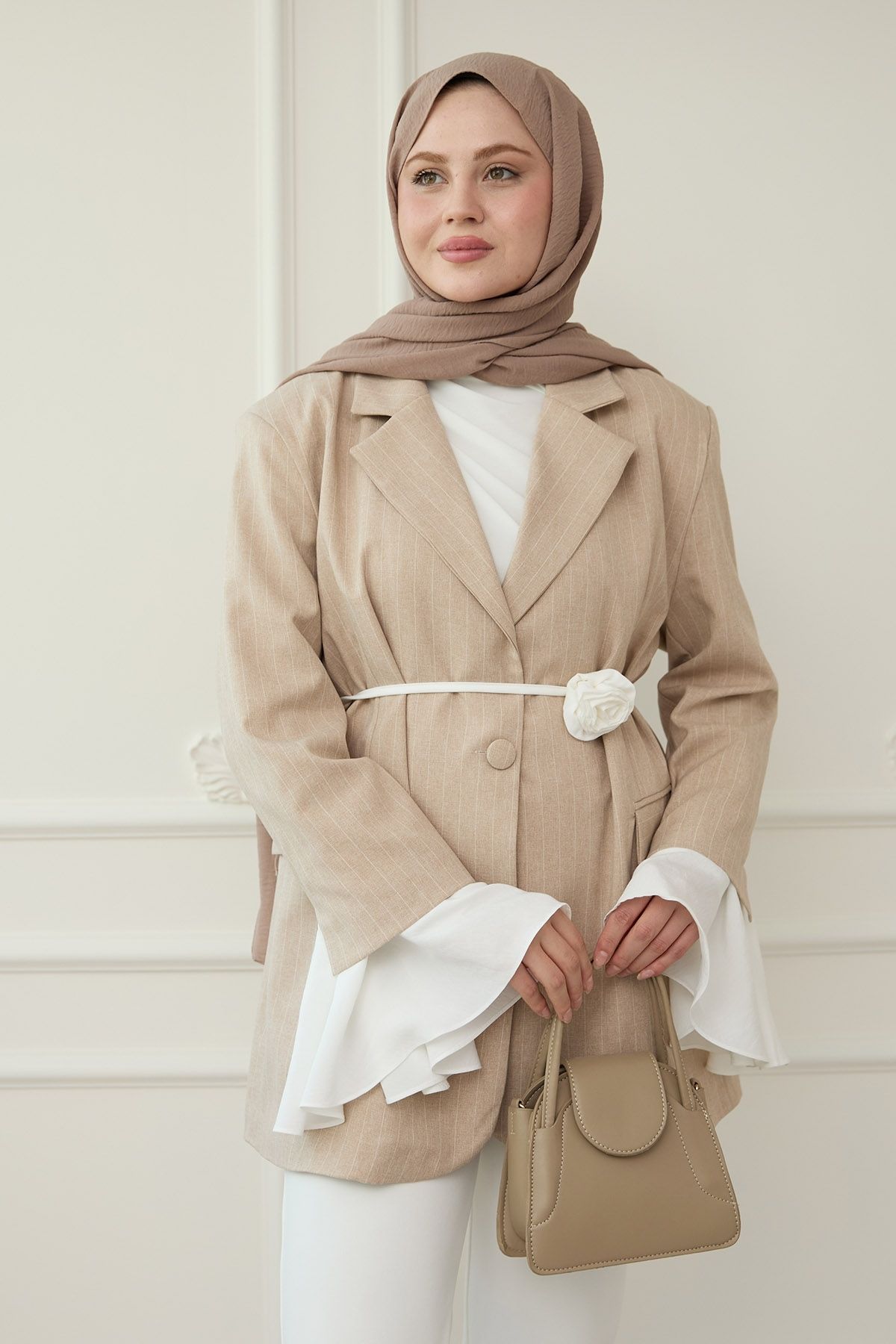 InStyle Çizgili Kolları Volanlı Bej Blazer Ceket