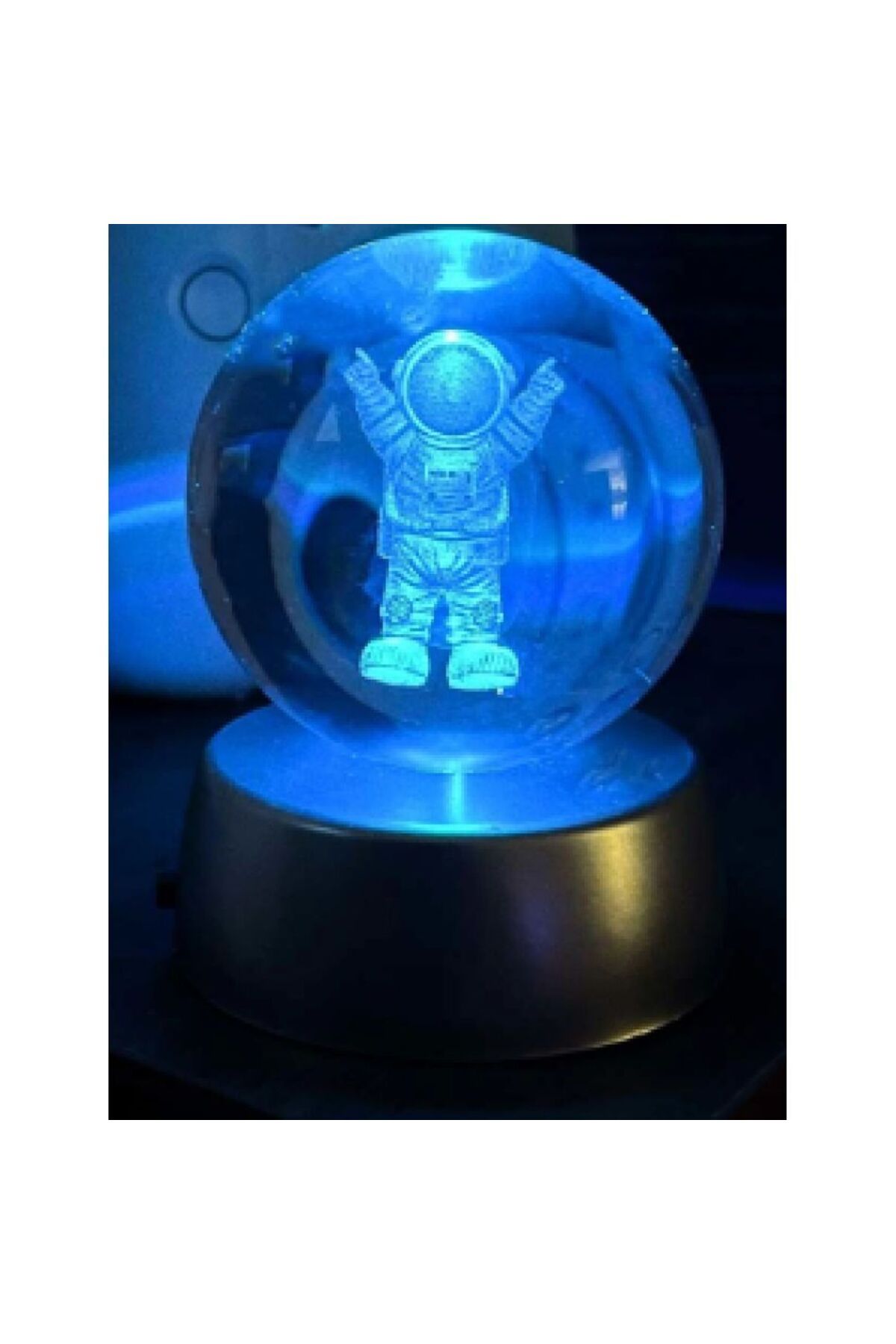 Skygo Astronot Plastik altlıklı Işıklı Cam Küre 6 Cm