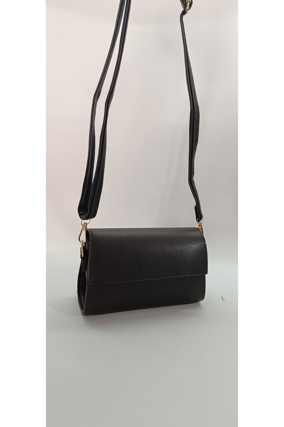 Butik Kadın Suni Deri Şık Tasarımlı Deri Askılı Mini Omuz Çantası