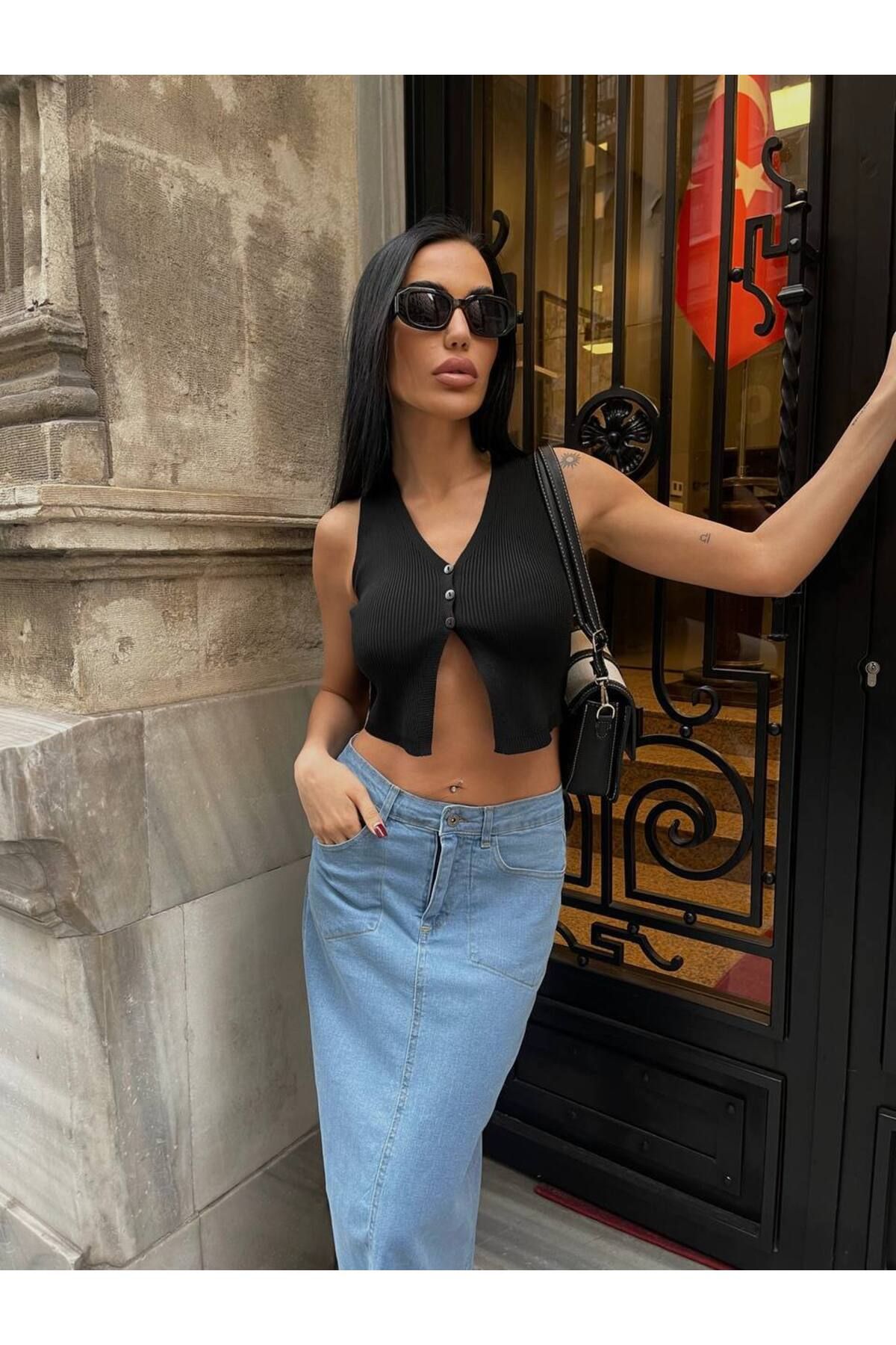 sole stories Kadın Premium İplik Sıfır Kol Triko Düğme Detaylı Bluz