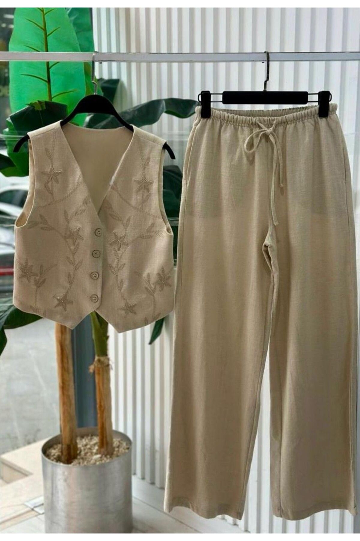 G&G WARDROBE Dokulu İşleme Detaylı Yelek & Pantolon Takım
