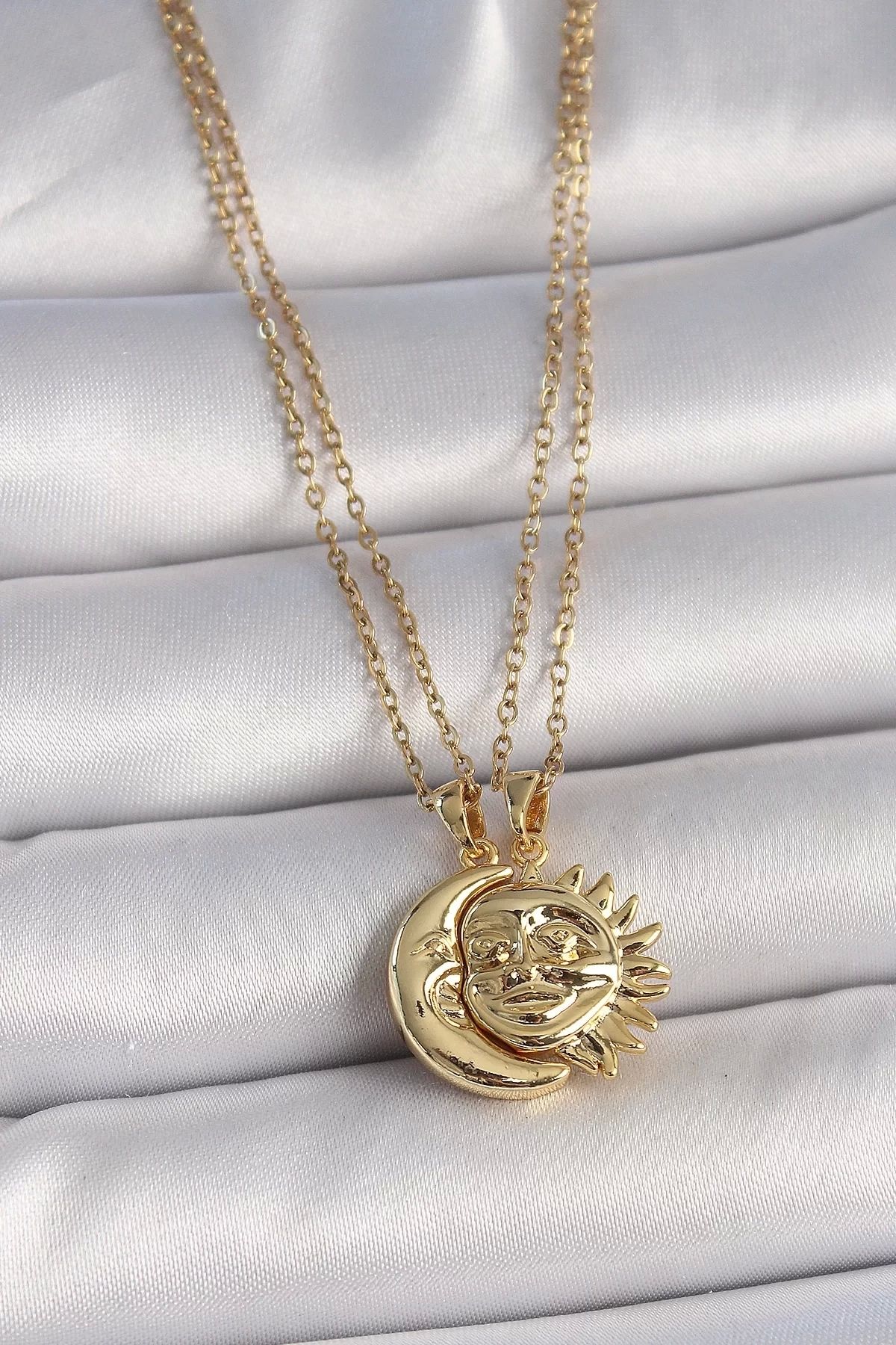 Clariss 316L Çelik Gold Renk Ay Güneş Model Arkadaşlık Kadın Kolye