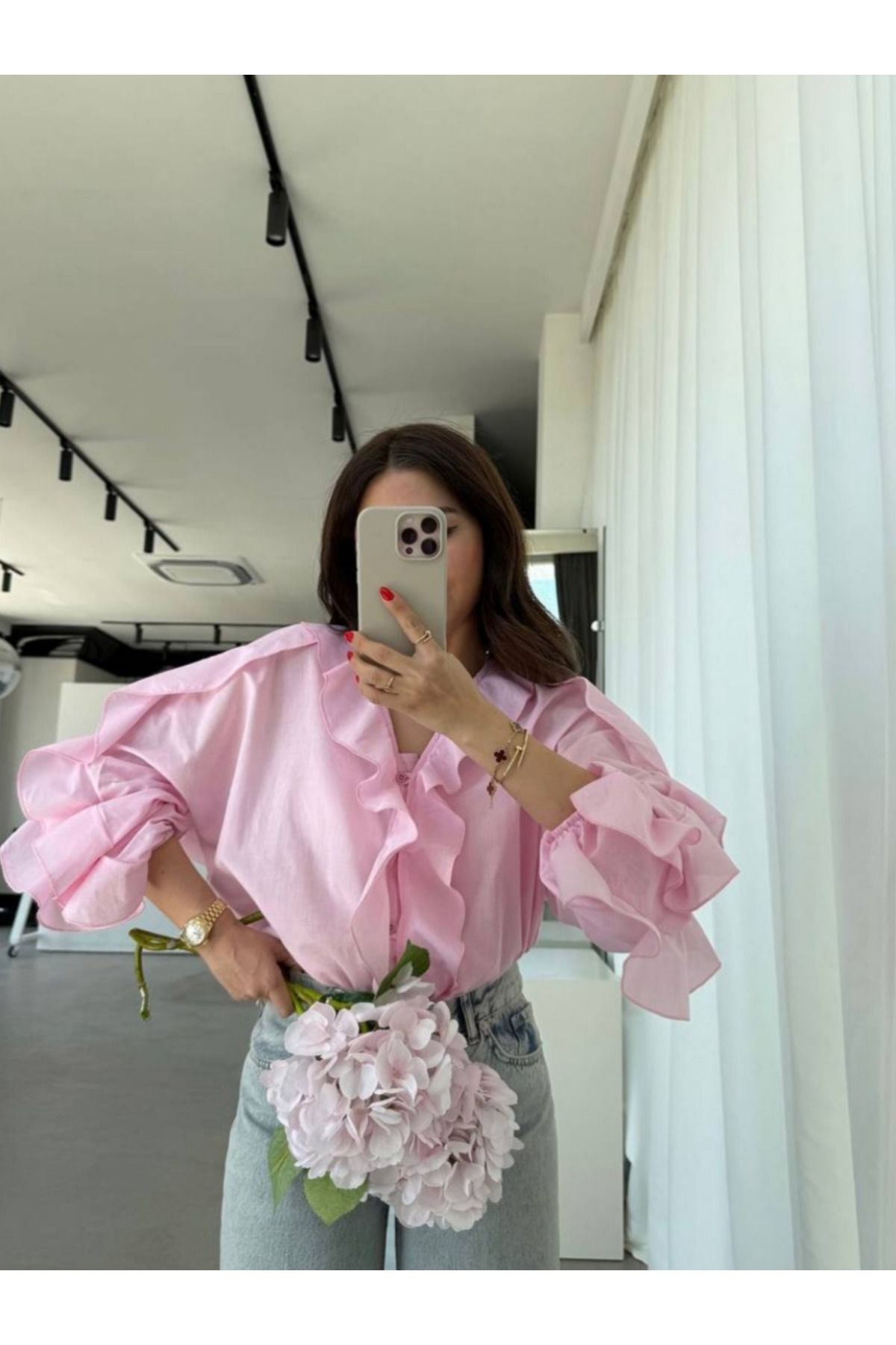 MODA Kolları ve Yakası Fırfırlı pembe Gömlek