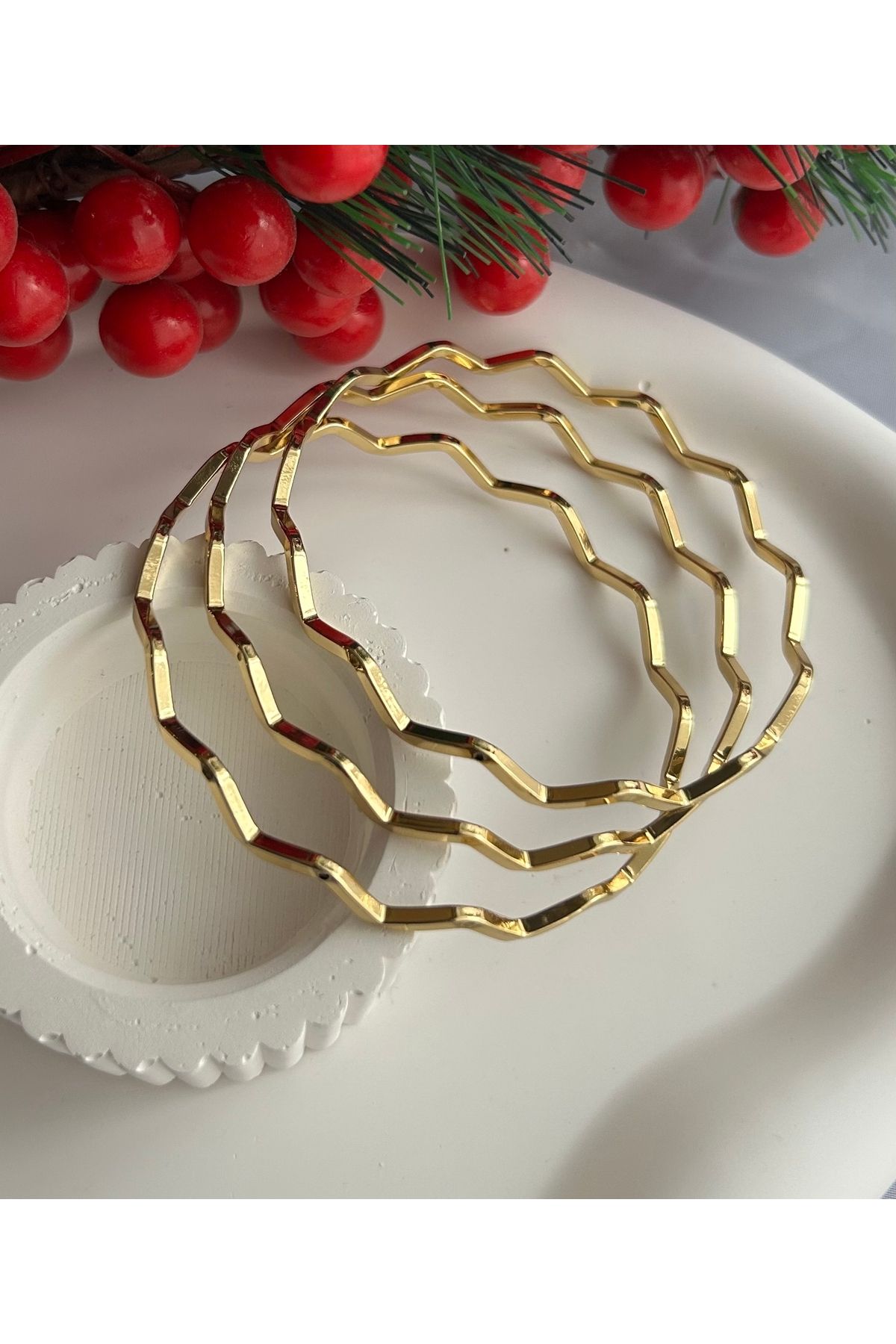 Mimosa Çelik Zigzag Üçlü Ajda Bilezik Altın Renk 65 mm(Bilek çevresi 17-18-19-20 cm olanlar için uygundur)