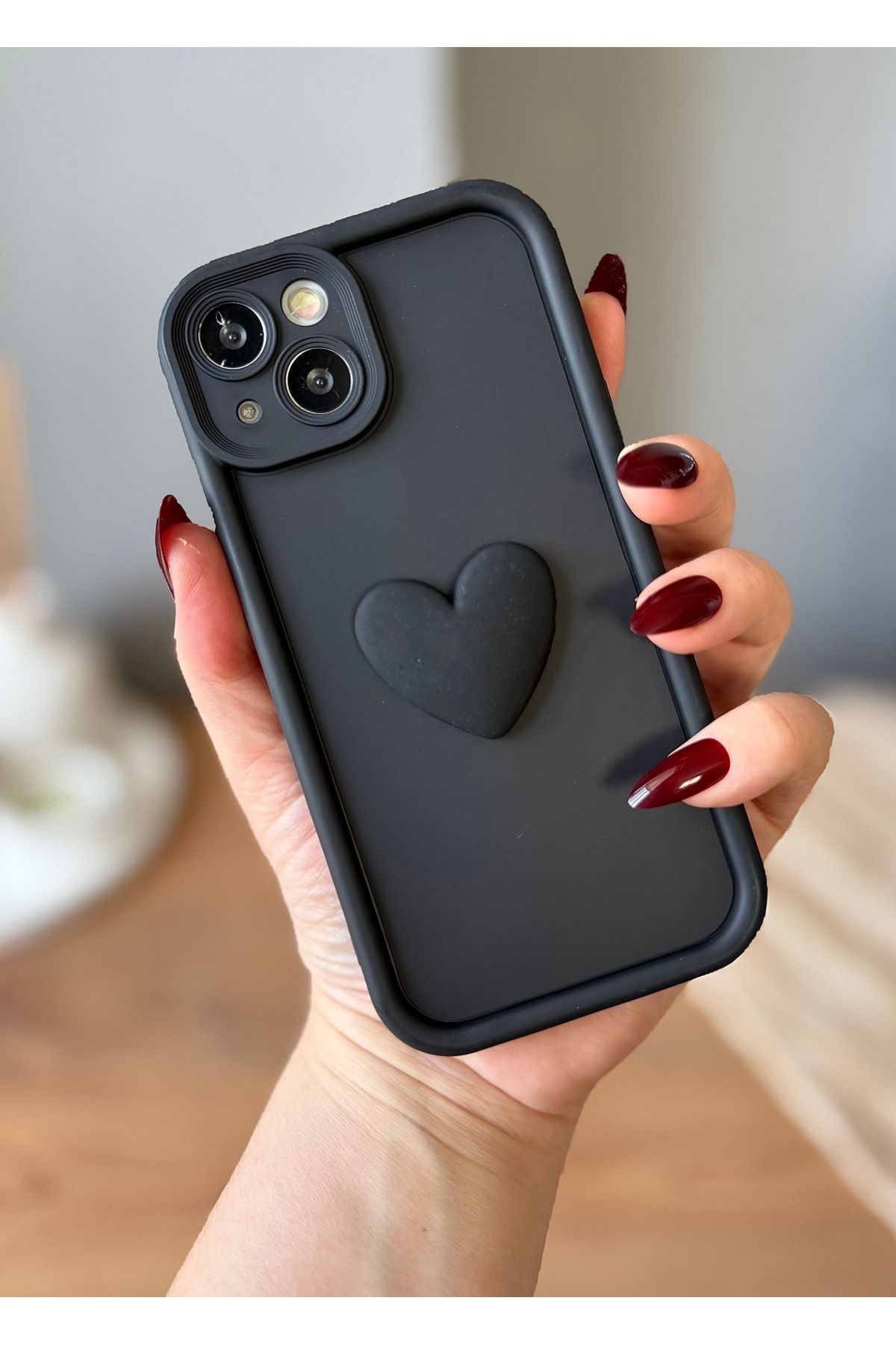 MirazTasarim IPHONE 13 3D KALP DEKORLU SİYAH KALIN KENARLI KILIF