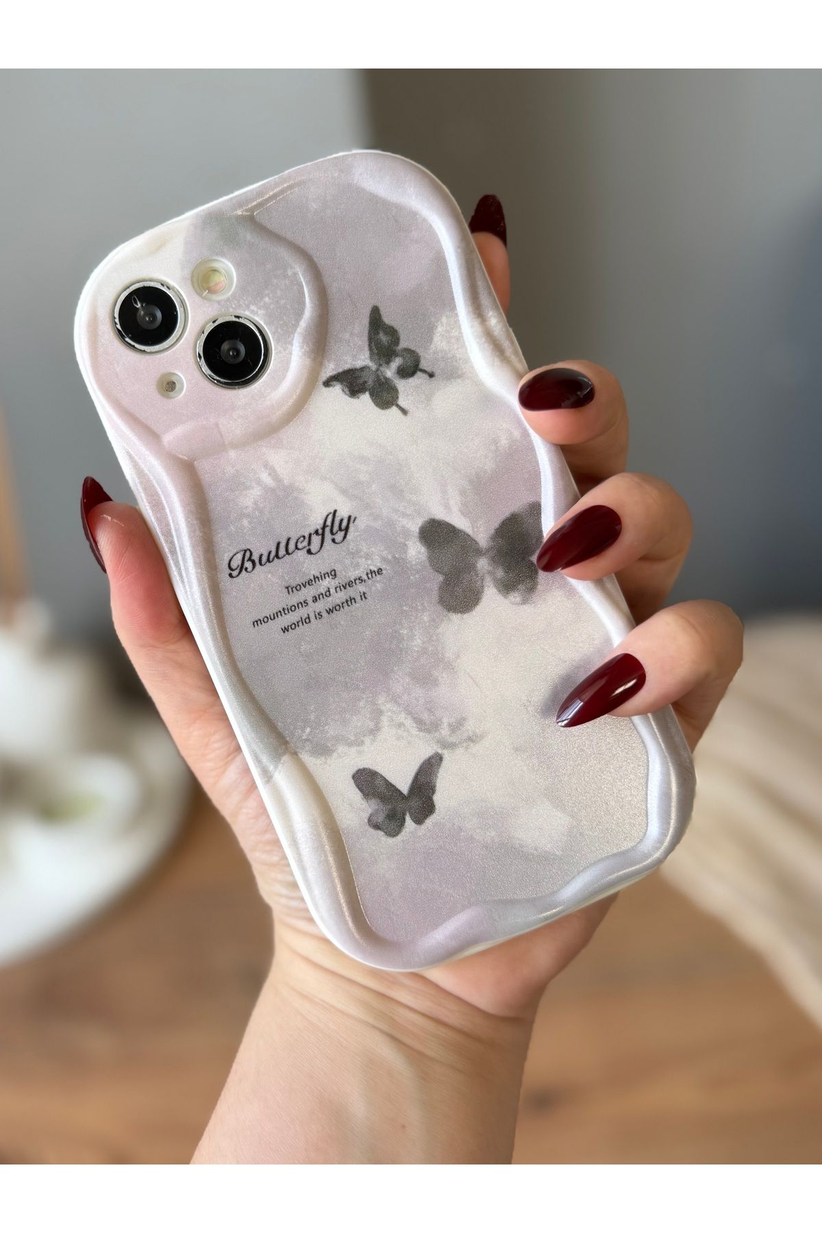 MirazTasarim IPHONE 13 KELEBEK DESENLİ EKRU RENK KILIF