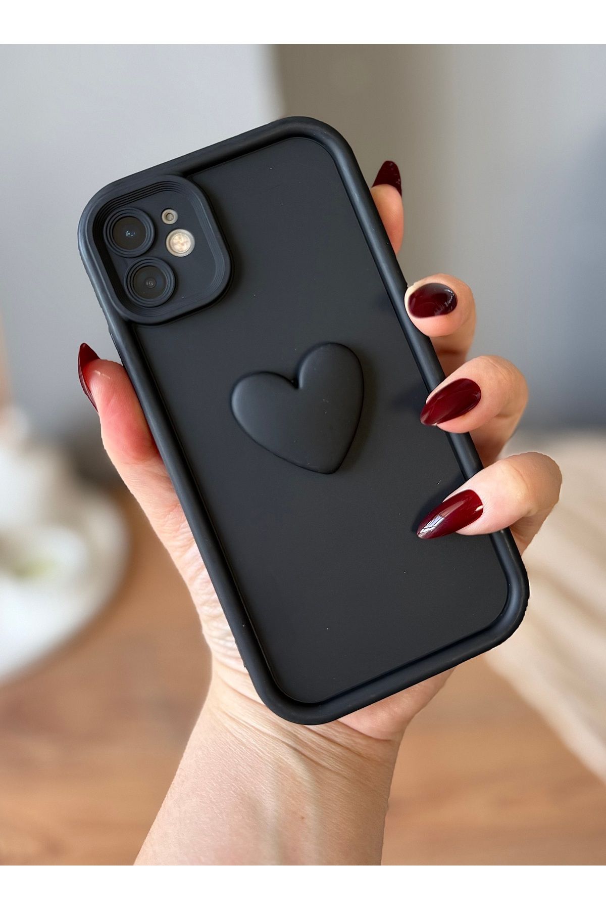 MirazTasarim IPHONE 11 3D KALP DEKORLU SİYAH KALIN KENARLI KILIF