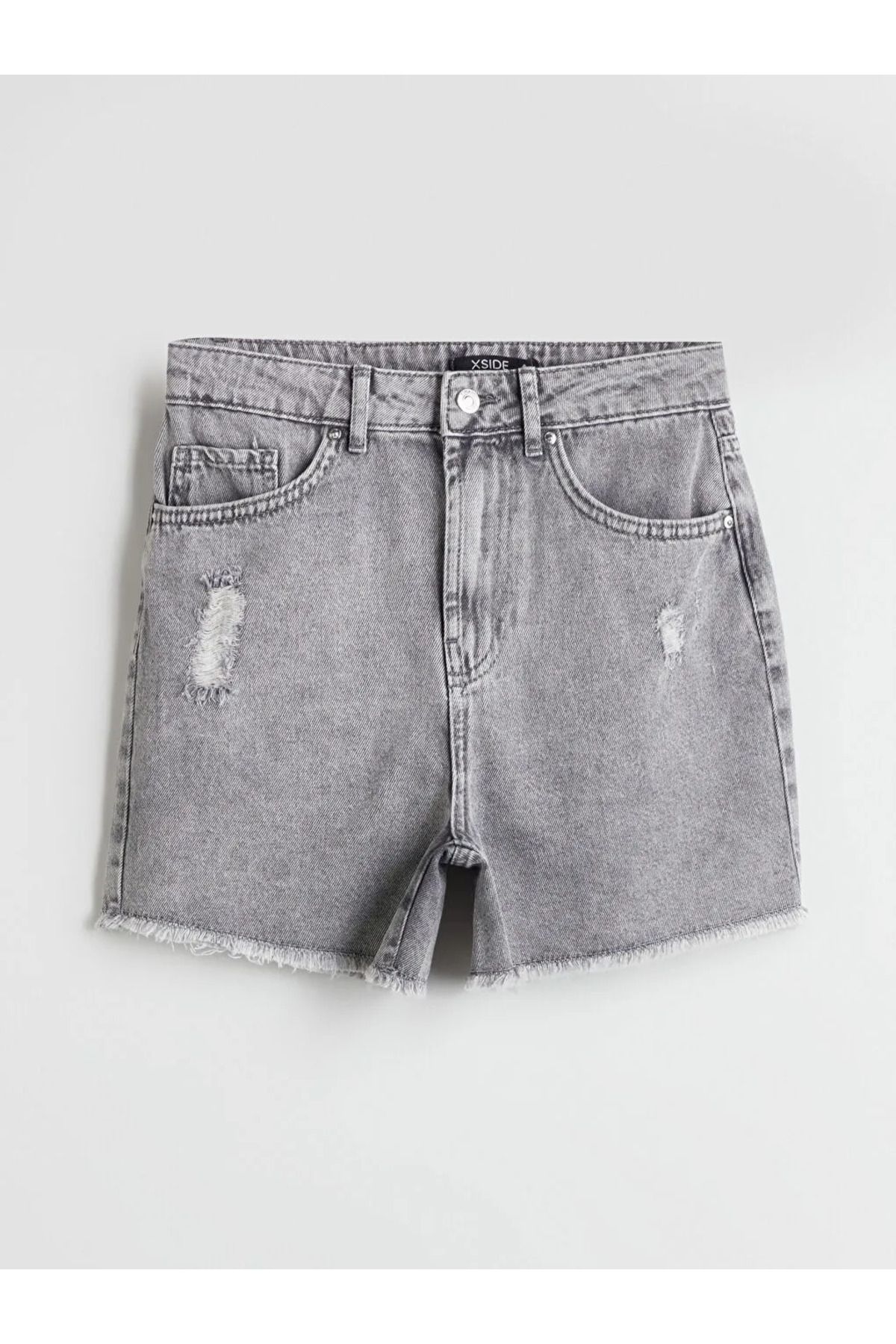 LC Waikiki XSIDE Gri Dar Fit Yırtık Detaylı Kadın Jean Şort
