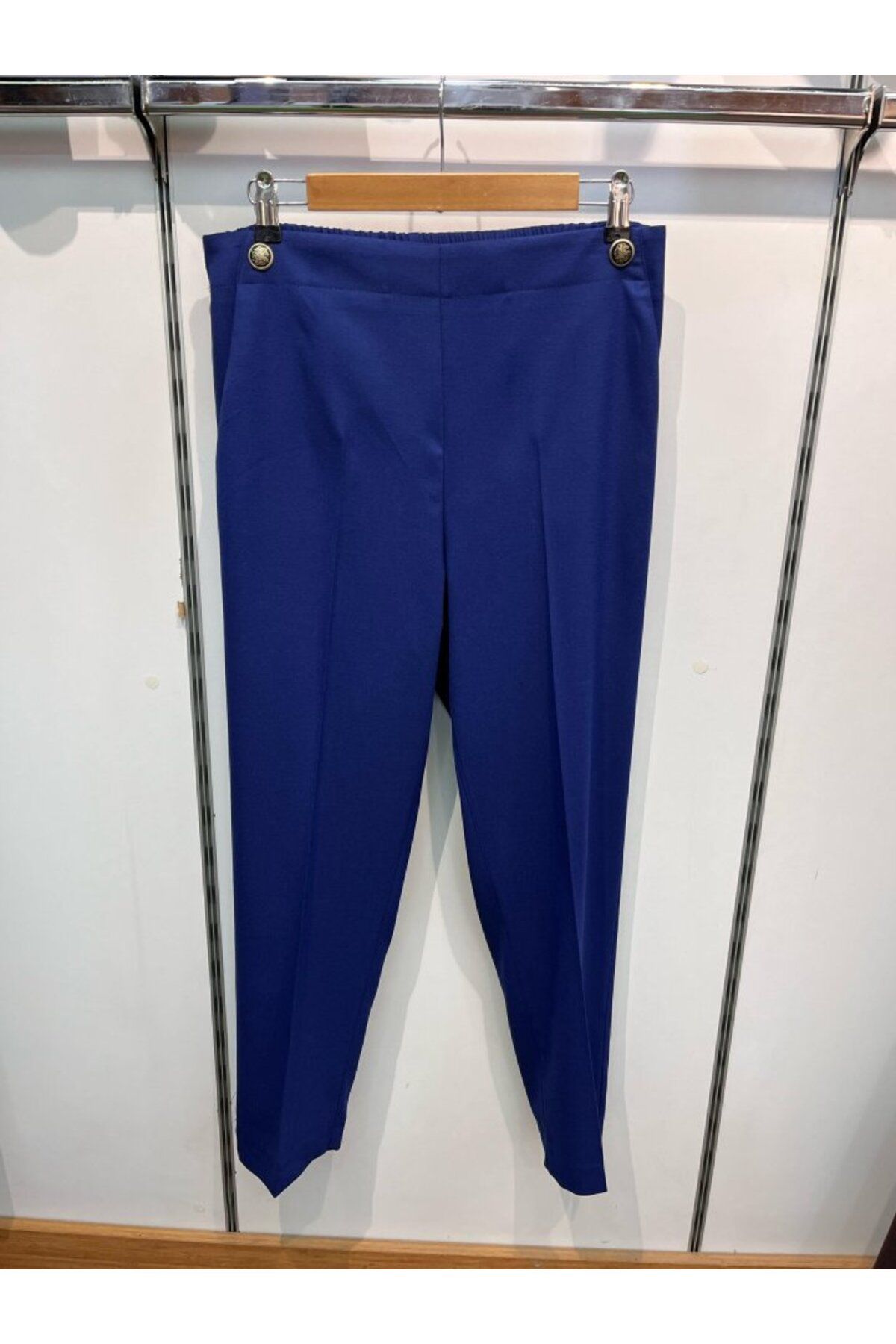 1001moda Dekoratif Düğmeli Arka Bel Lastikli Pantolon