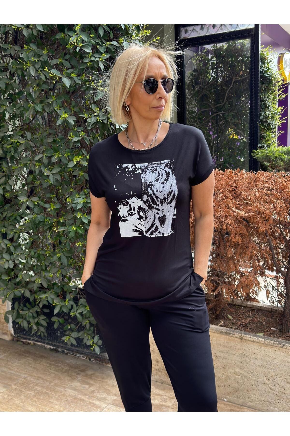 DAIDO Kaplan Baskılı Sırt Detaylı Tshirt
