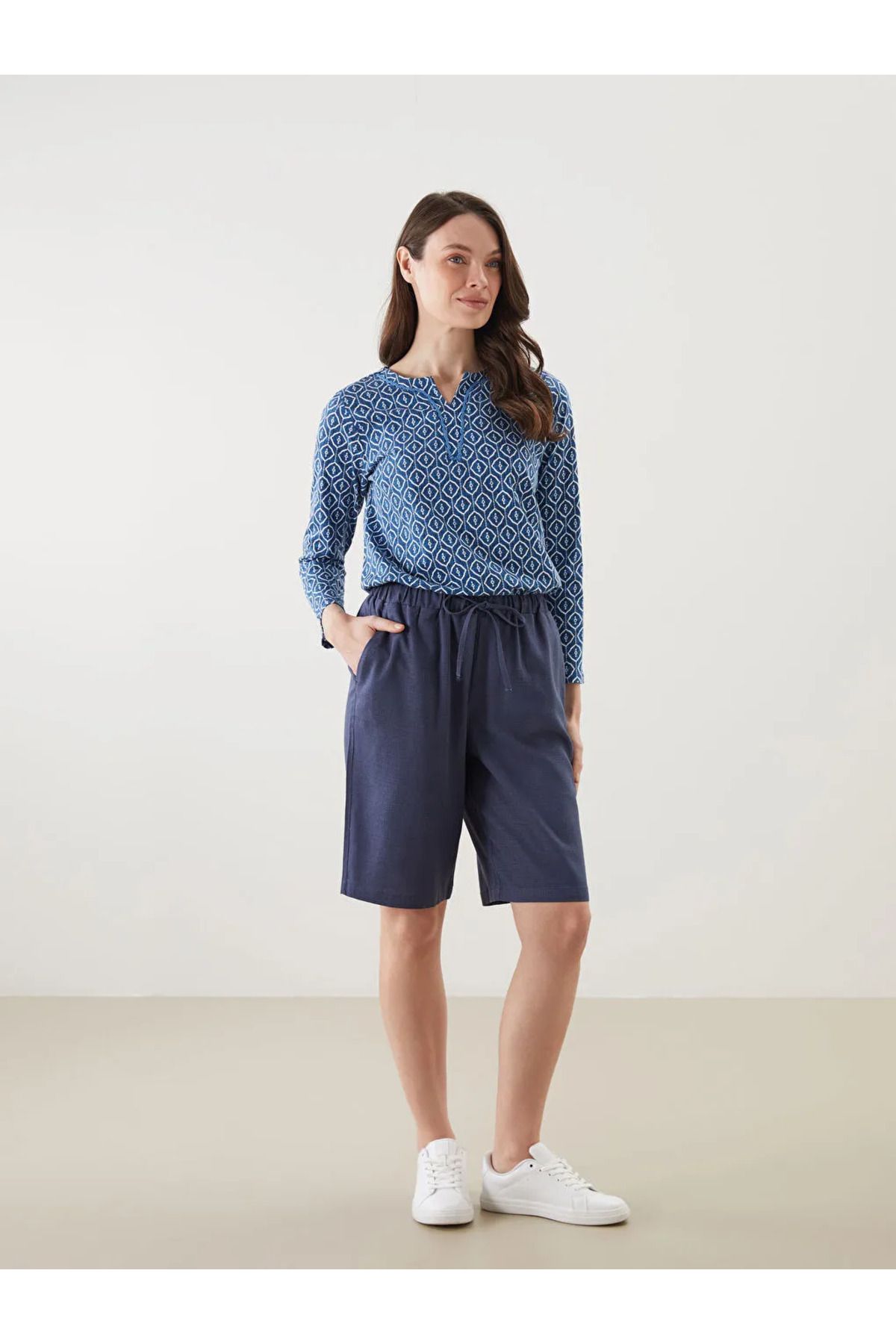 LC Waikiki LCW Grace Indigo Beli Lastikli Keten Karışımlı Kadın Şort
