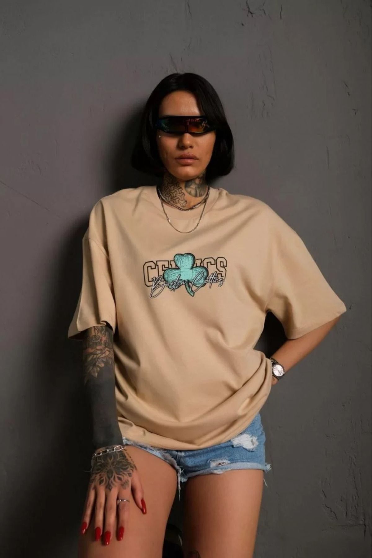 FantaziAtölyesi Kadın Sırt Baskılı T-shirt - Bej