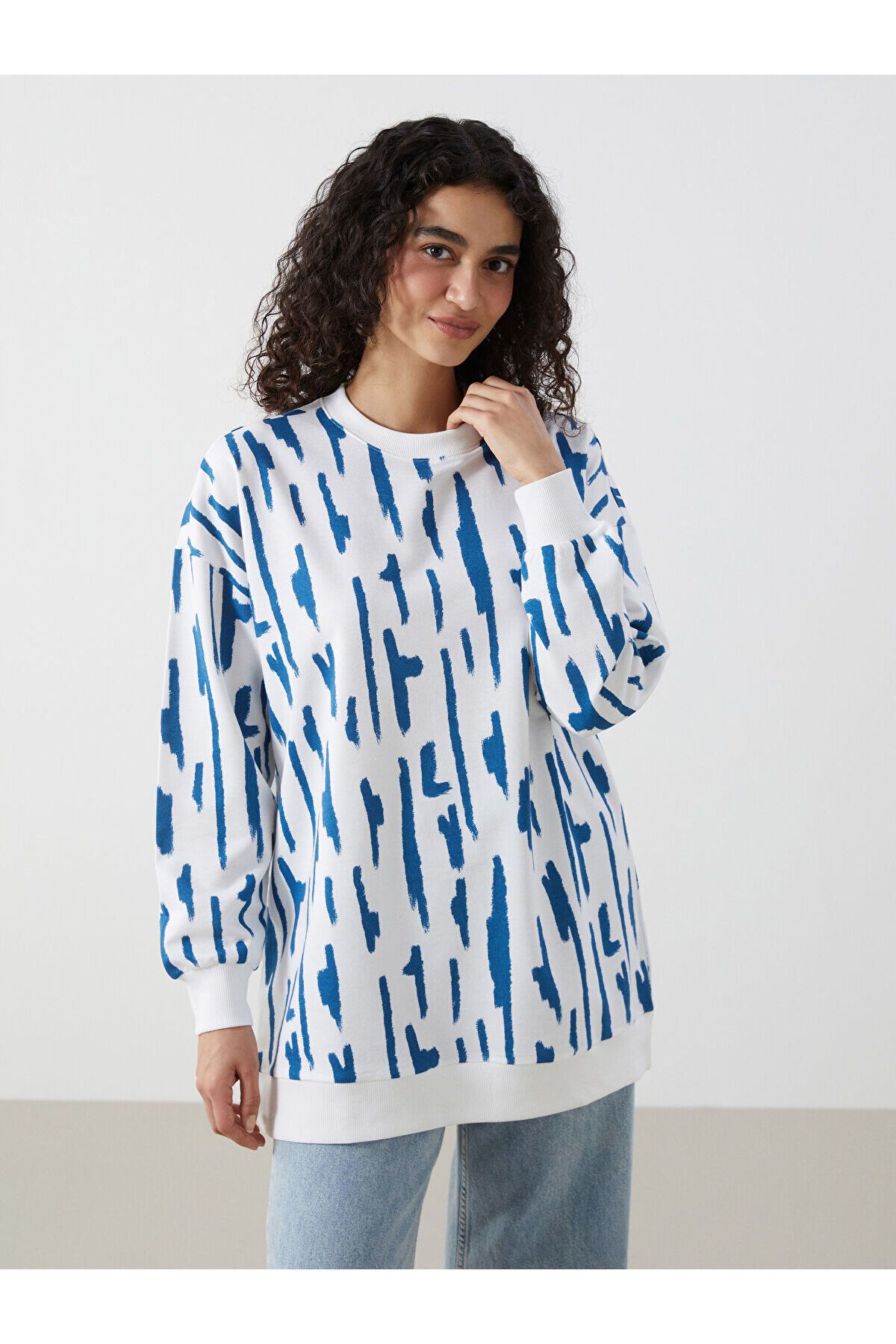LC Waikiki Bisiklet Yaka Desenli Kadın Sweatshirt Tunik