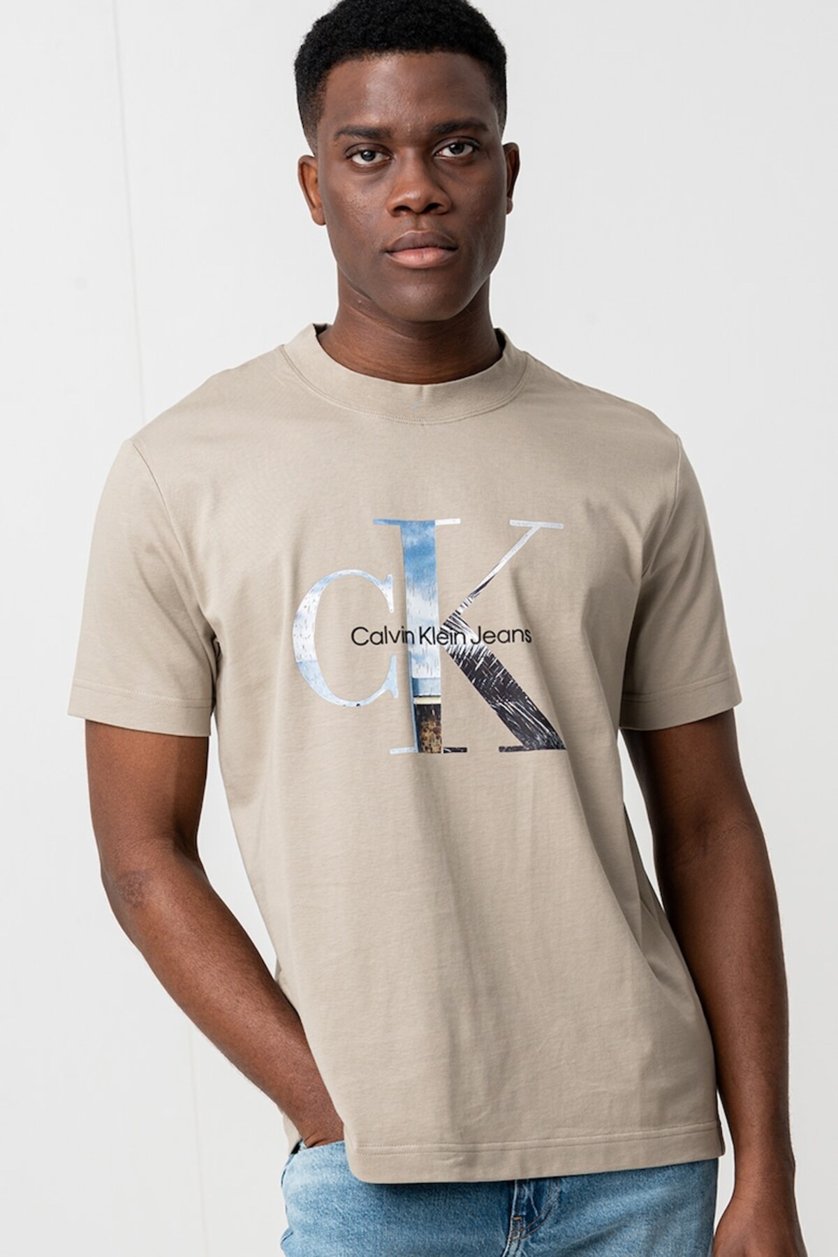 کالوین کلین تی شرت مردانه آستین کوتاه CK با جزئیات یقه بژ J30J327483-PAH