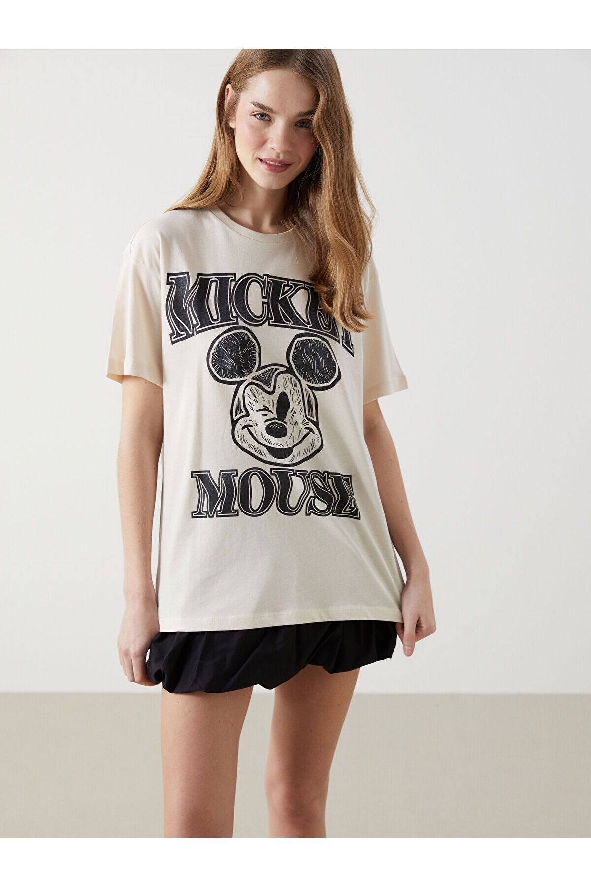 LC Waikiki Bisiklet Yaka Mickey Mouse Baskılı Kadın Tişört