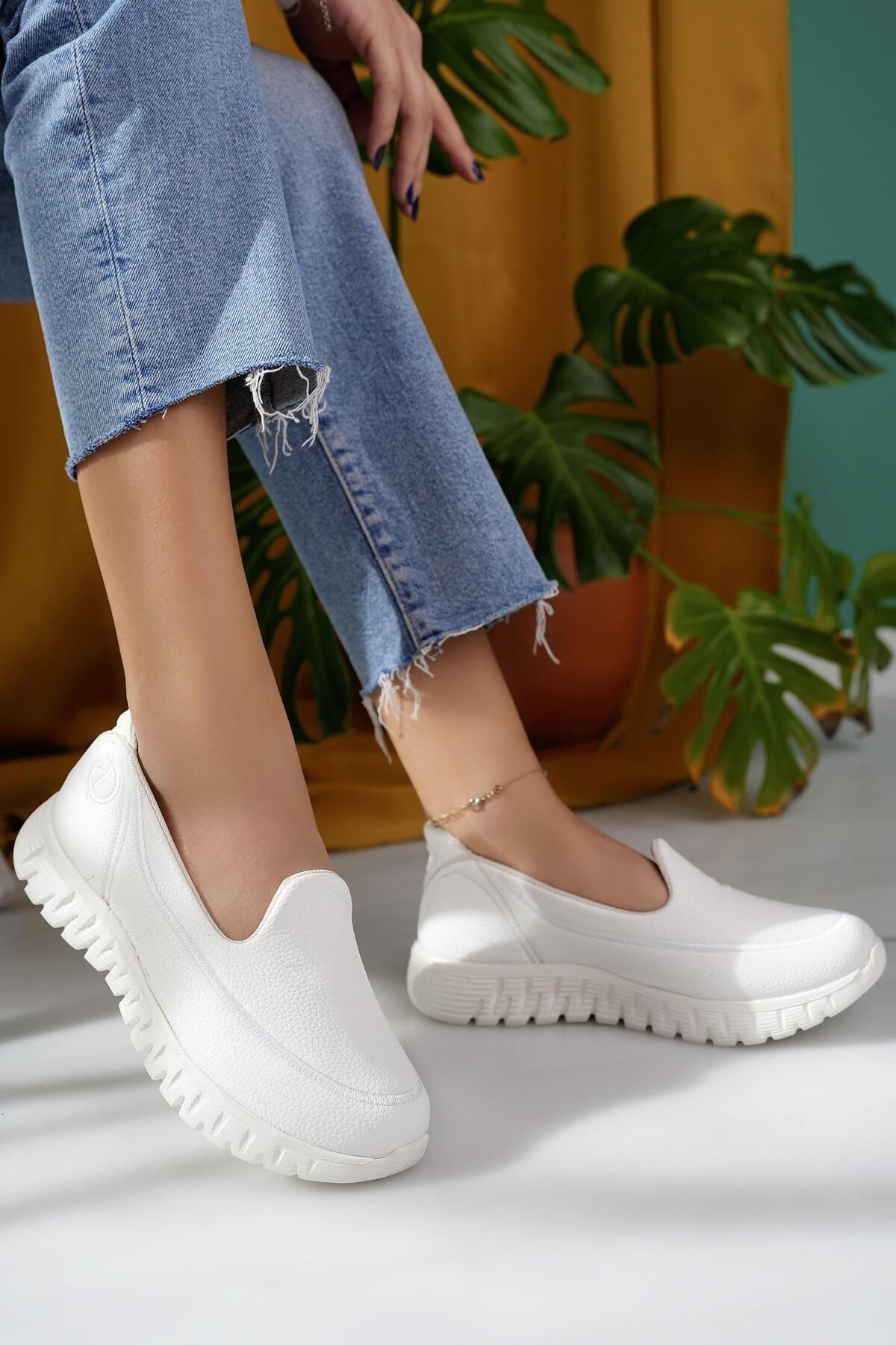 Nesil Shoes Dvm 810 Beyaz Baskı Faylon Taban Kadın Yürüyüş Ayakkabısı