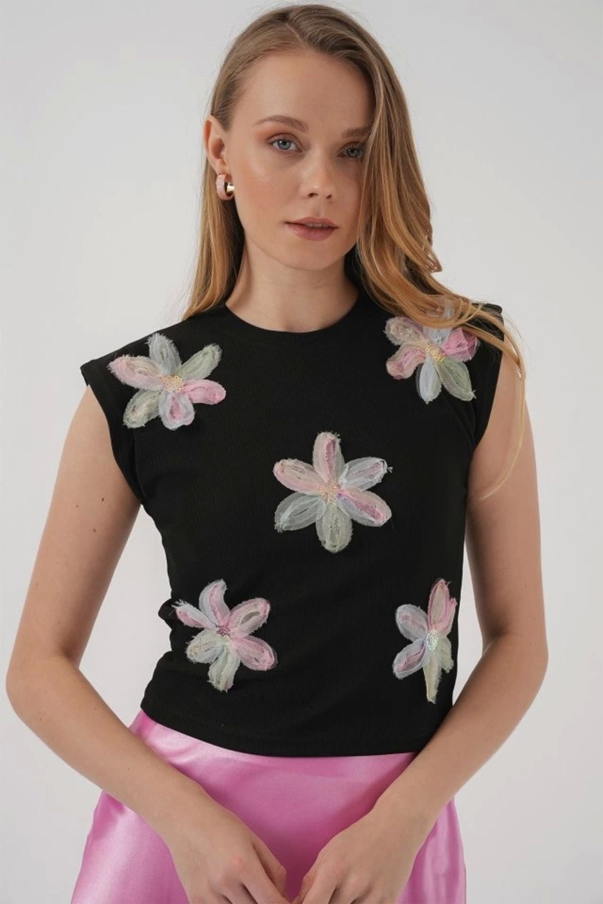 Butik 930 Kısa Kol Desenli Crop Bluz - Siyah