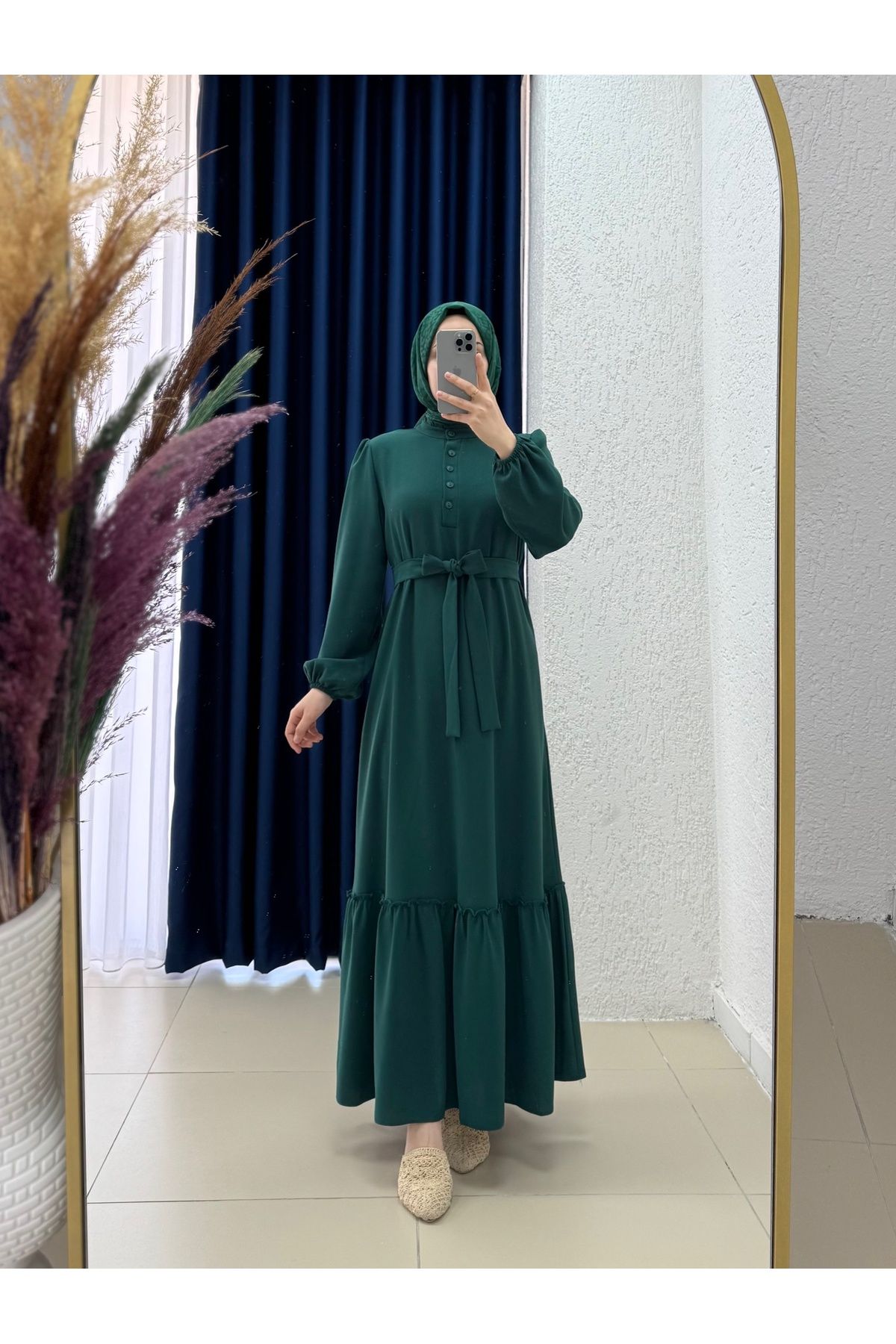 Ebrar Store Vesira Göğüs Düğme Detaylı Etek Fırfırlı Krep Elbise-PA9215 Zümrüt Yeşili