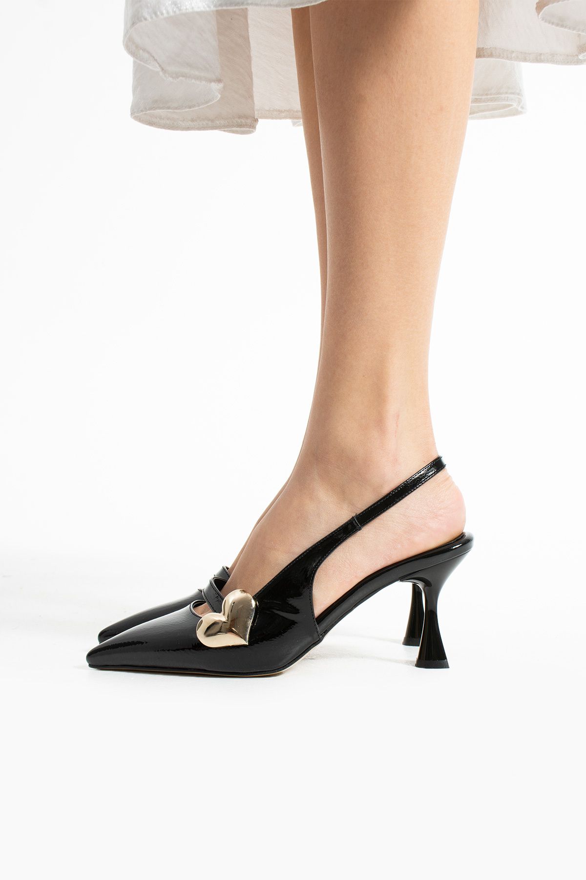 Güllü Shoes Şık Siyah Kalp Tokalı Kadın Topuklu Ayakkabı Rugan Görünümlü Vegan Deri Rahat 7cm Stiletto