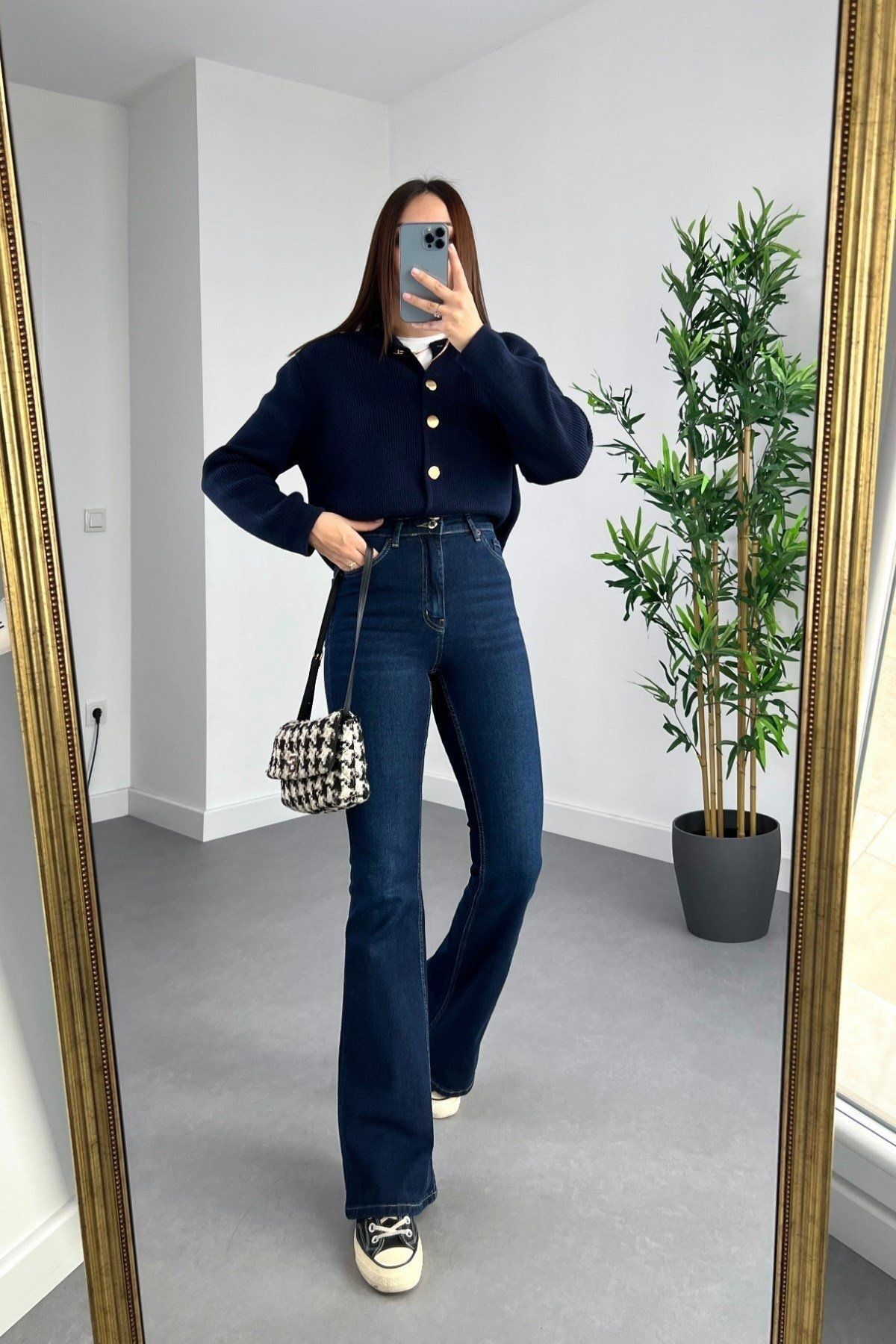 WODDİ Duryn New Kadın Flare Lacivert İspanyol Paça Yüksek Bel Comfort Likralı Jeans Kot Pantolon-2