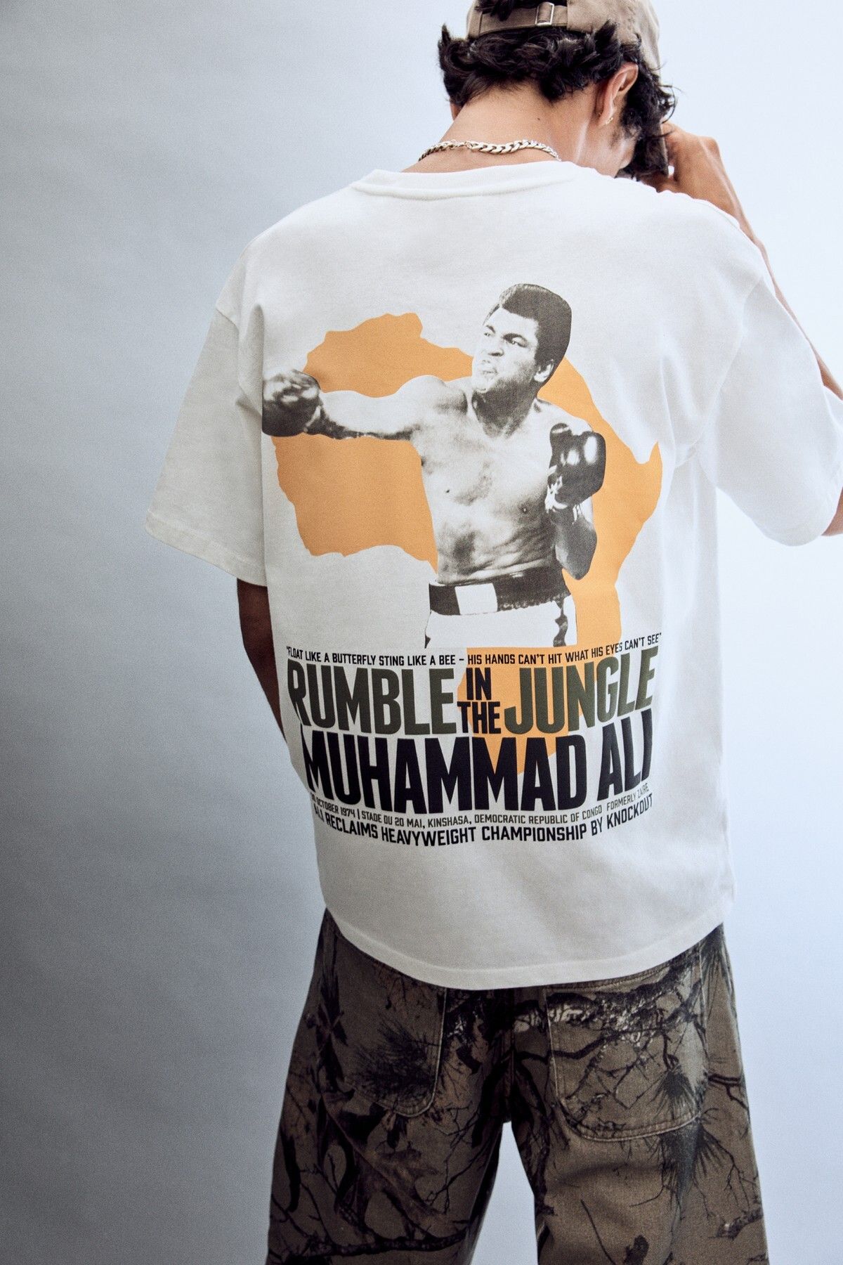 Pull & Bear Muhammad Ali yazılı beyaz t-shirt