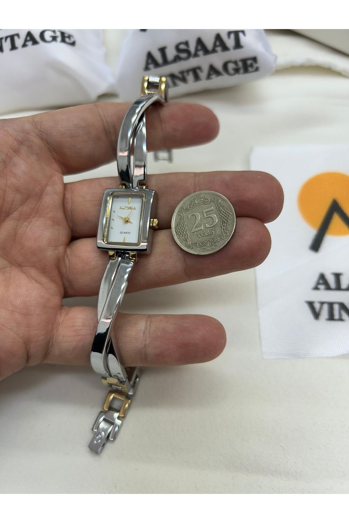 Almera Vintage kadın saati