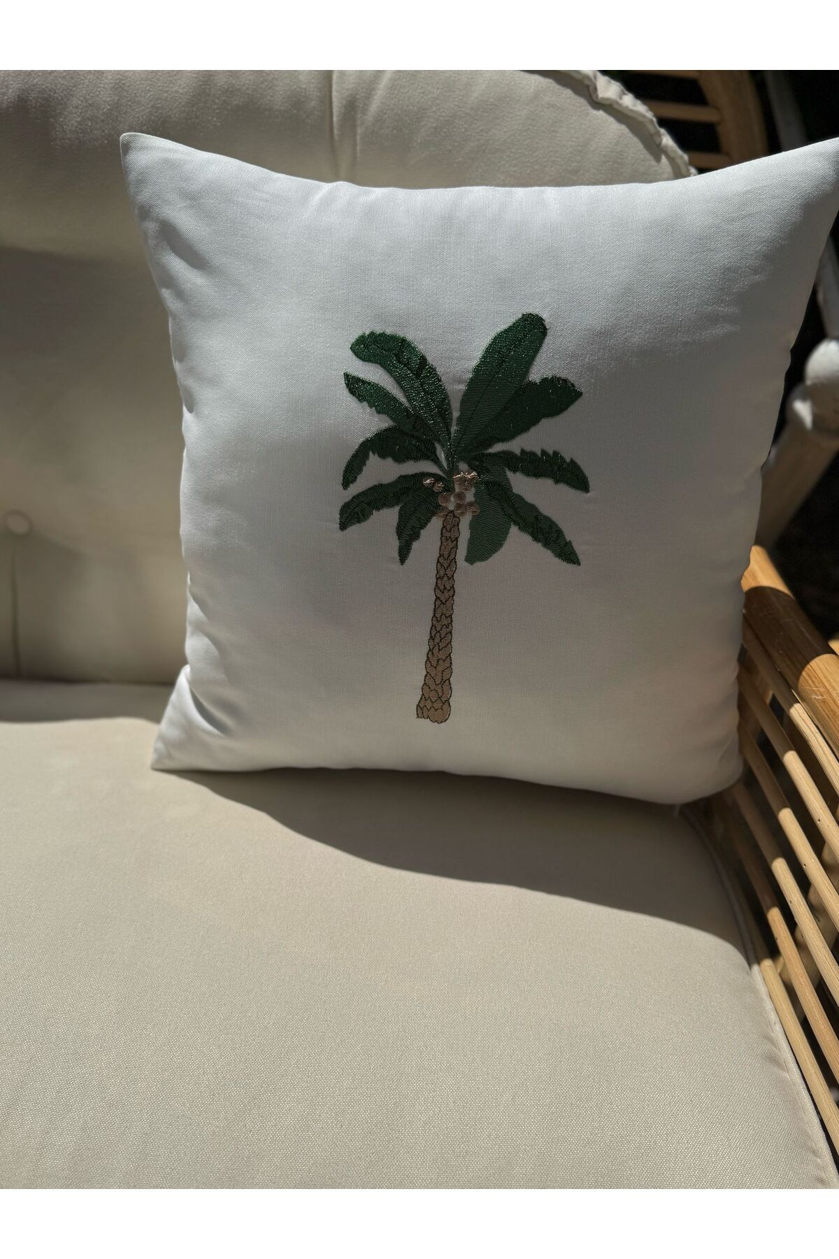 conthes Bright Kolleksiyonundan Palm Model Dekoratif Kırlent Kılıfı